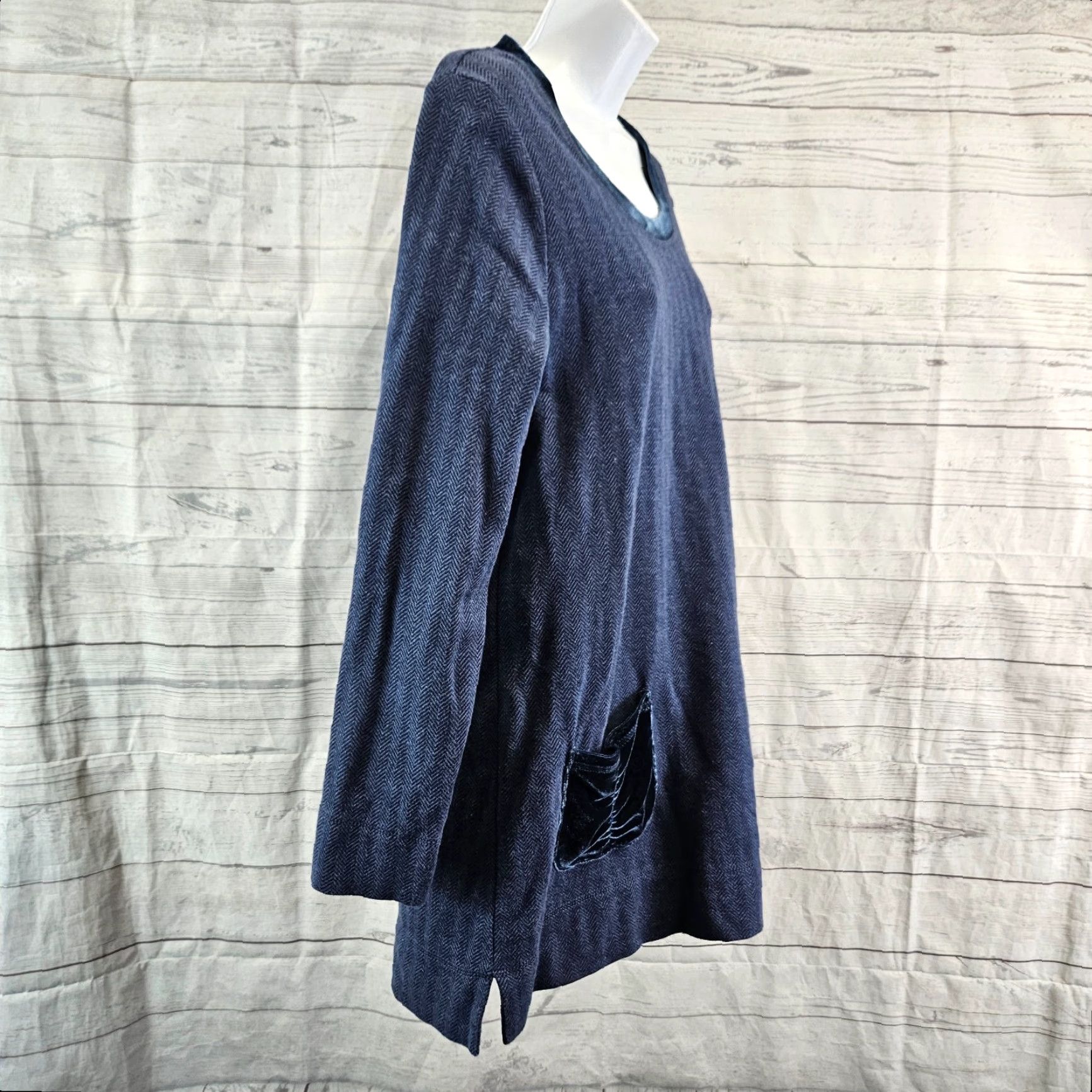 Soft Surroundings Soft Surroundings Blouse Tunic Womens Petite Medium Blue Herringbone Velvet Trim Long Sleeve Round Neck Size ONE SIZE - 3 Thumbnail
