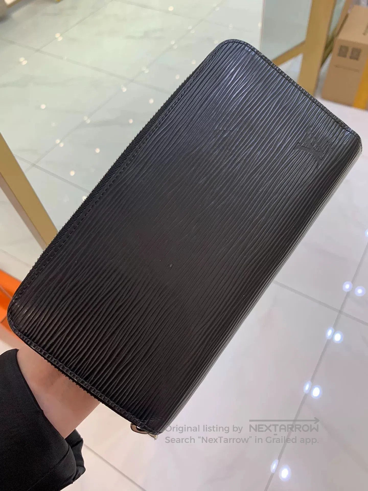 Louis Vuitton LV Black Epi Leather Long Wallet. Size ONE SIZE - 3 Thumbnail