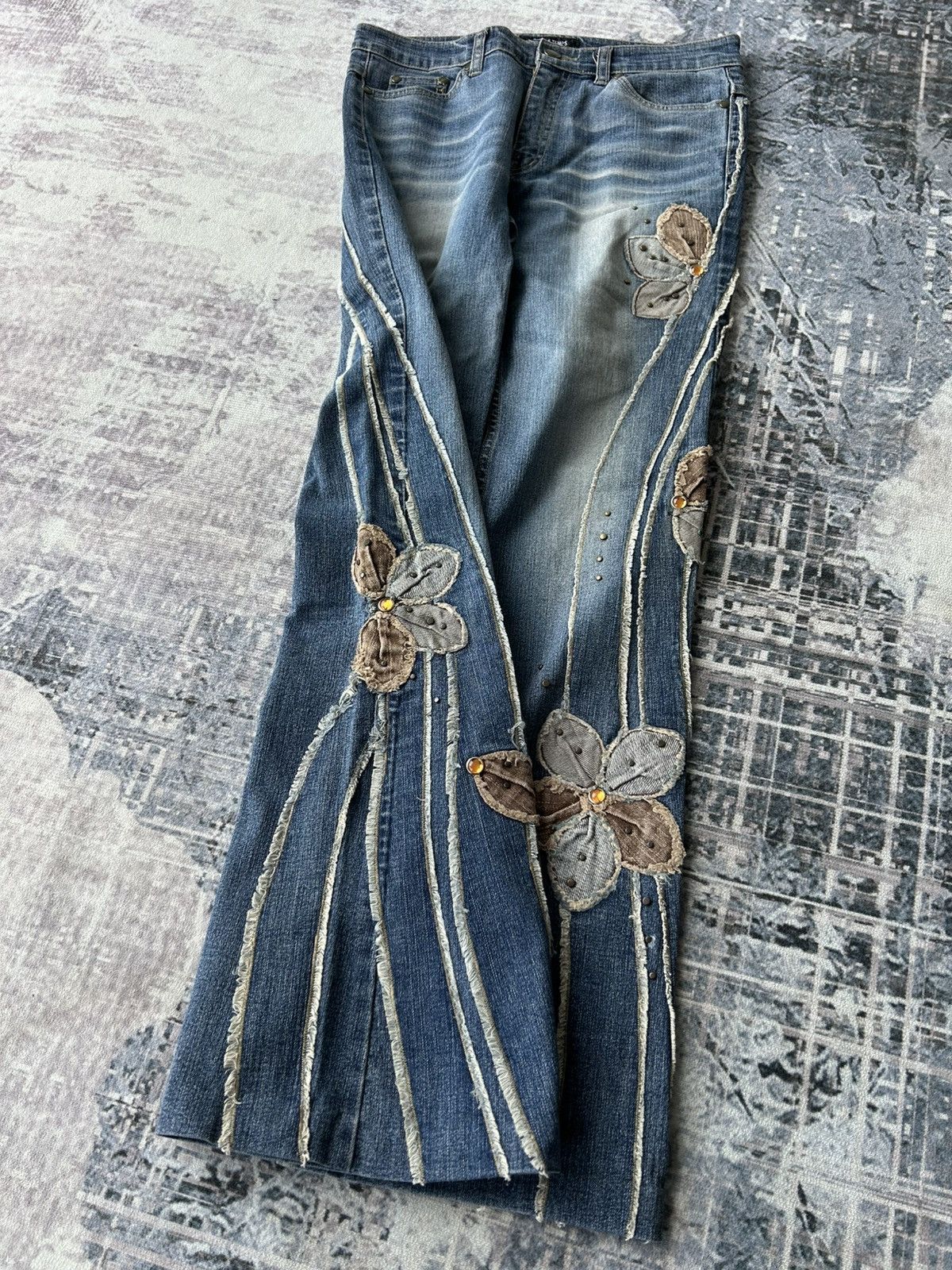If Six Was Nine Embroidery Flower Flared Pants Size US 29 - 2 Thumbnail