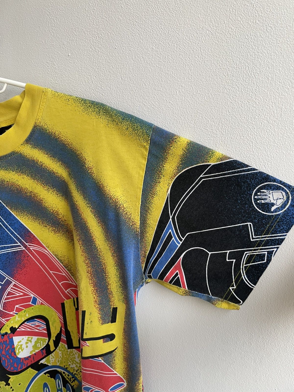 Body Glove Body Glove Surf Made in USA T Shirt Tee Over Print logo Size US M / EU 48-50 / 2 - 4 Thumbnail