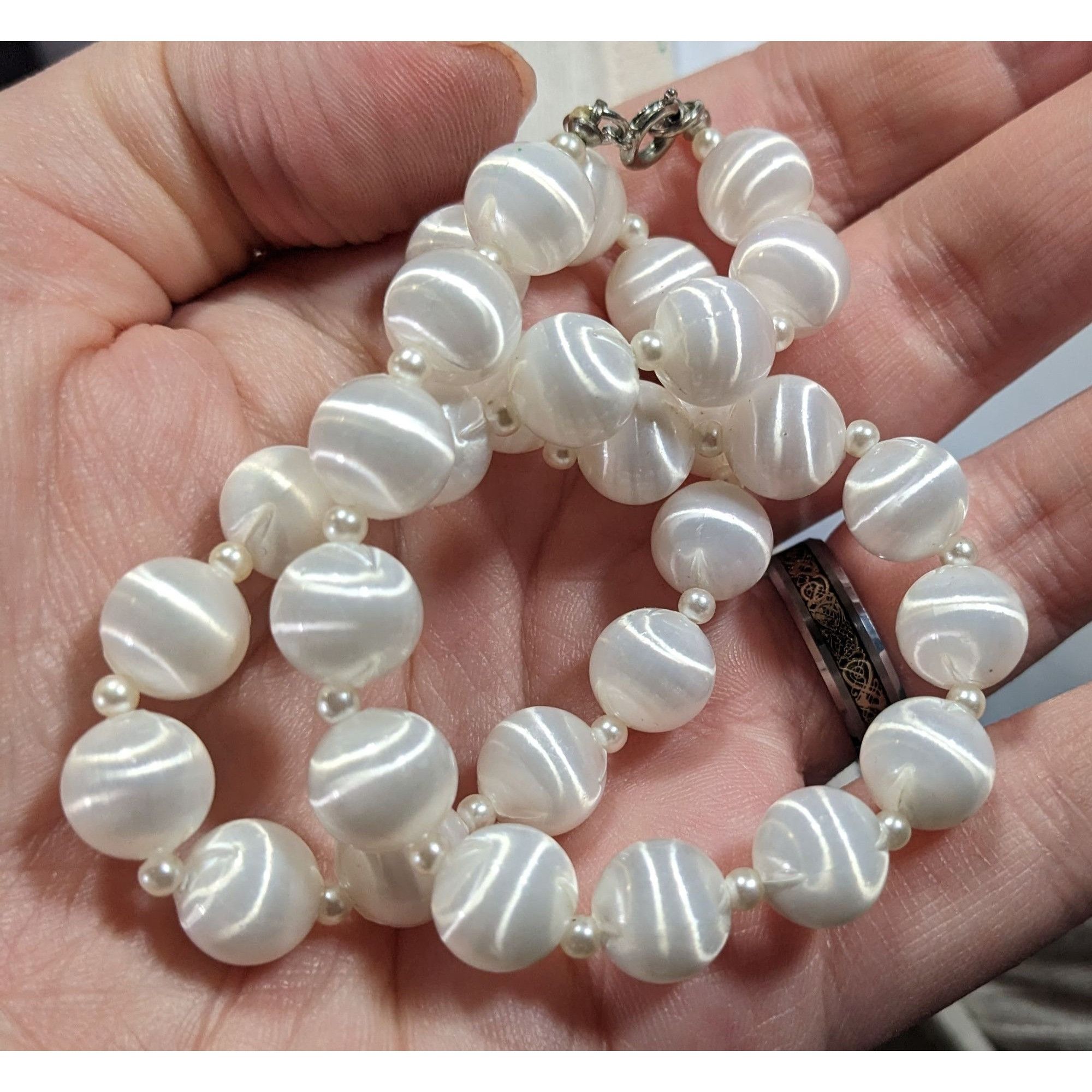 Other Vintage Silk-Look White Elegant Beaded Necklace Size ONE SIZE - 3 Thumbnail