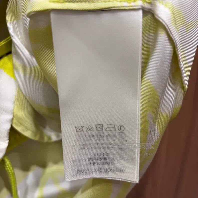 Louis Vuitton Louis Vuitton Lemon yellow twisted dyed mulberry silk shor Size US L / EU 52-54 / 3 - 5 Thumbnail