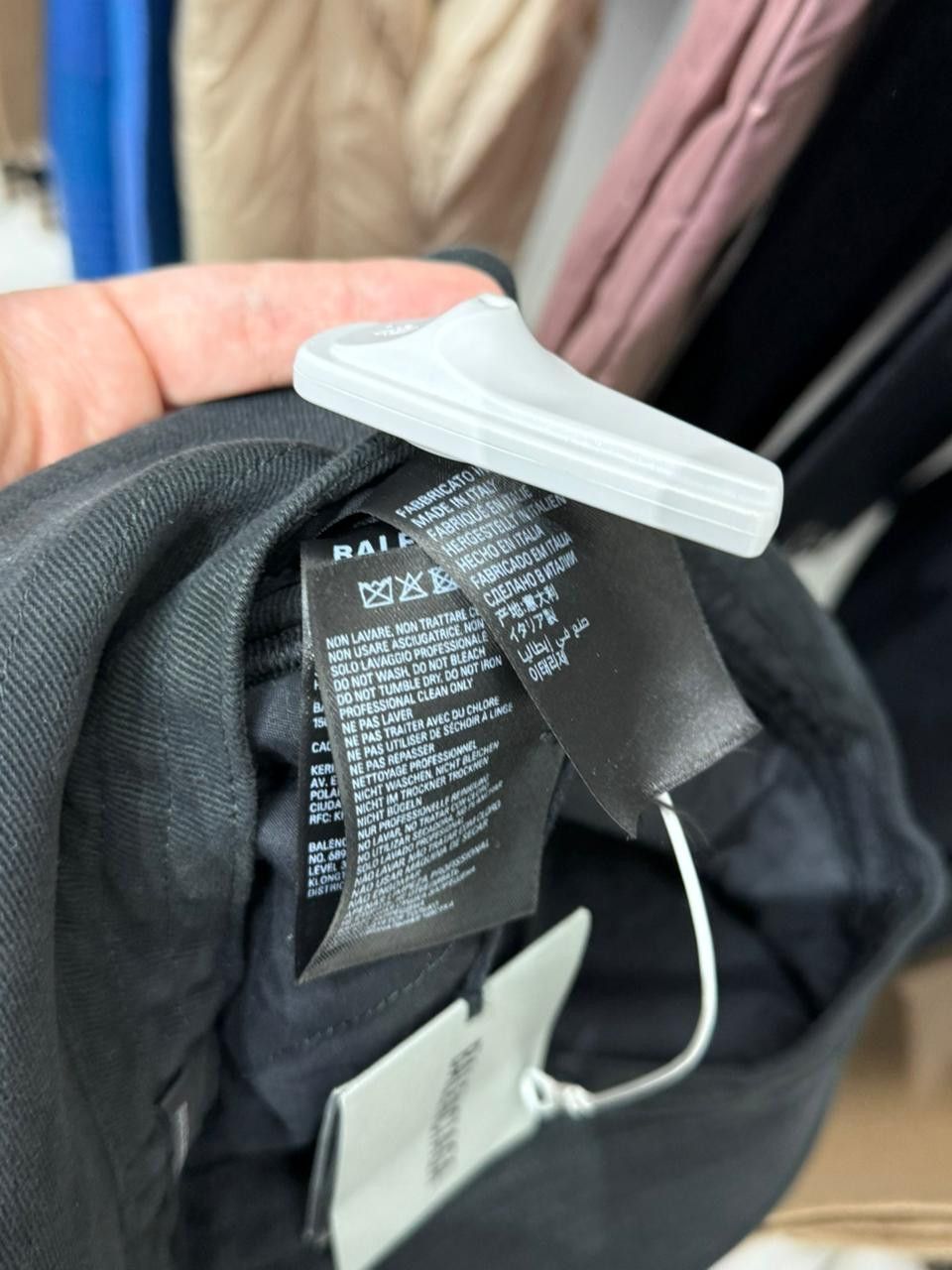 Balenciaga CC28 Size: OS / Logo Embroidery Bucket Hat / Cap in Black Size ONE SIZE - 3 Thumbnail