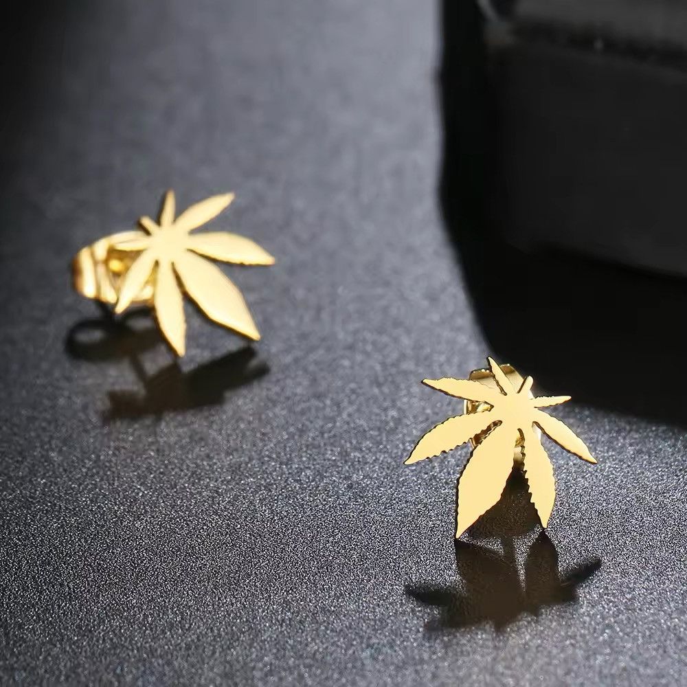 Vintage Stainless Steel Earrings Exquisite Maple Leaf Amulet Size ONE SIZE - 2 Thumbnail