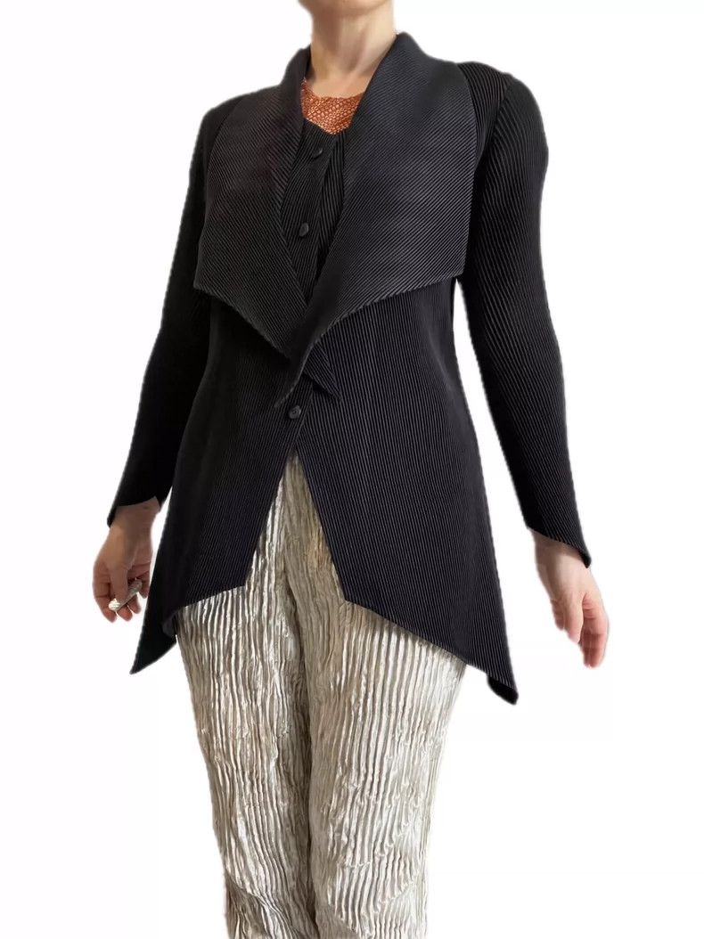 Issey Miyake Issey Miyake size:2 Black mainline swallotail coat Size M / US 6-8 / IT 42-44 - 1 Thumbnail