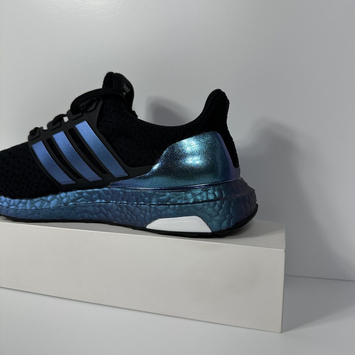 Adidas ULTRABOOST CLIMA IRIDESCENT PACK SIGNAL RUNNING PRIMEKNIT Size US 7.5 / EU 40-41 - 10 Thumbnail