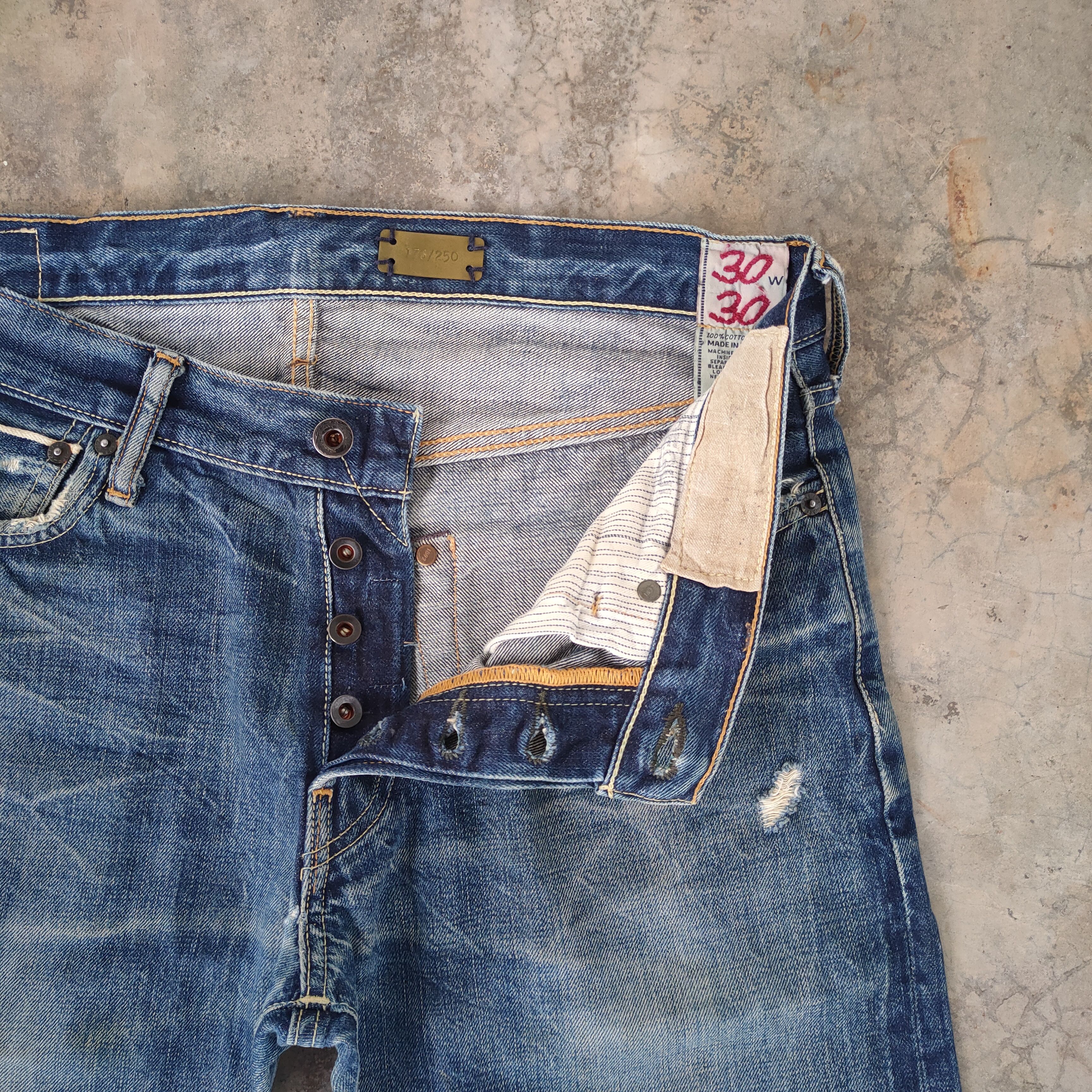 Abercrombie & Fitch VINTAGE ABERCROMBIE SELVEDGE DISTRESSED FADED JEANS PANTS Size US 33 - 8 Thumbnail