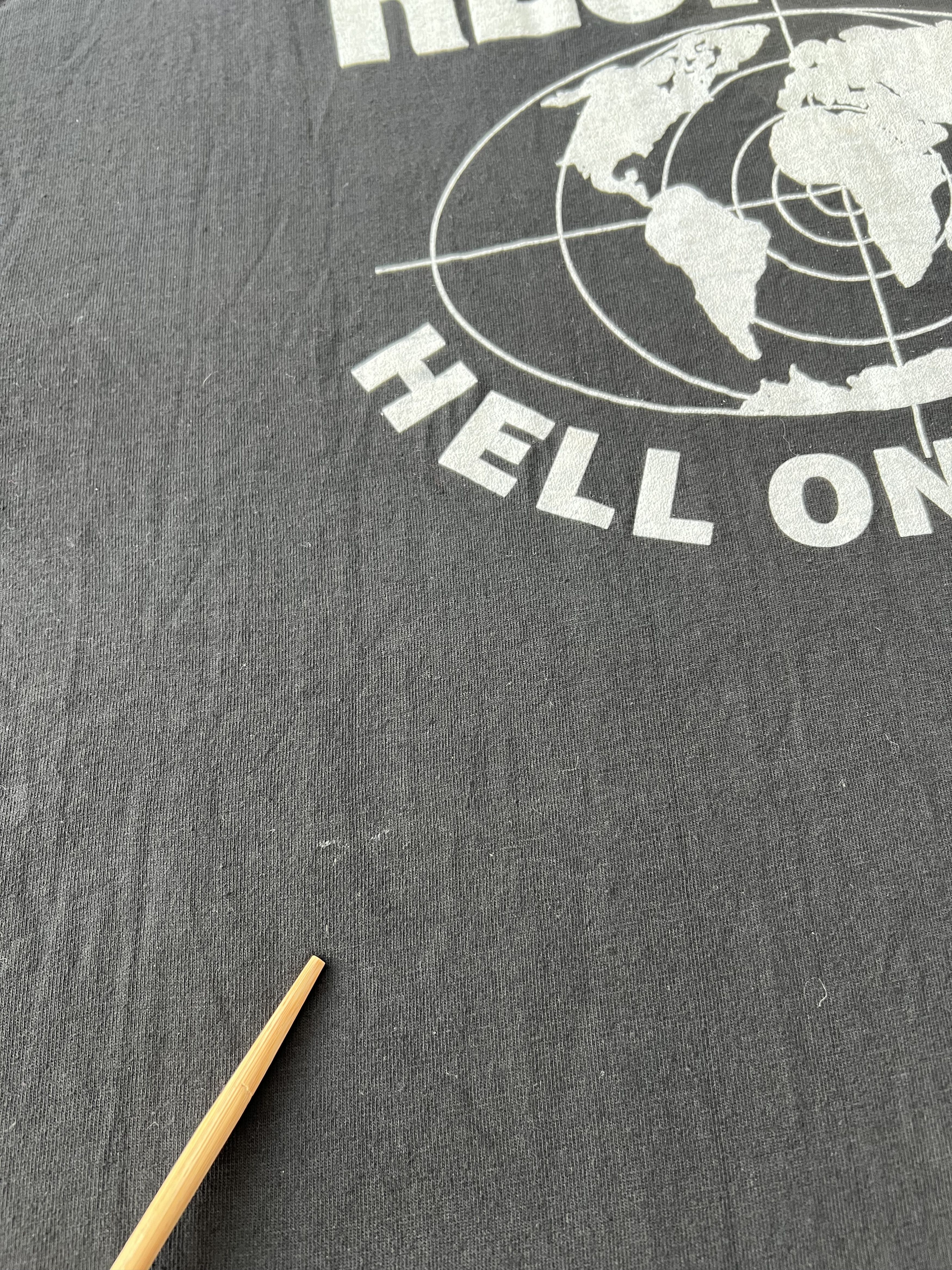 Vintage Vintage 1995 Terror Worldwide Respect Hell On Earth T-shirt Size US XL / EU 56 / 4 - 15 Thumbnail