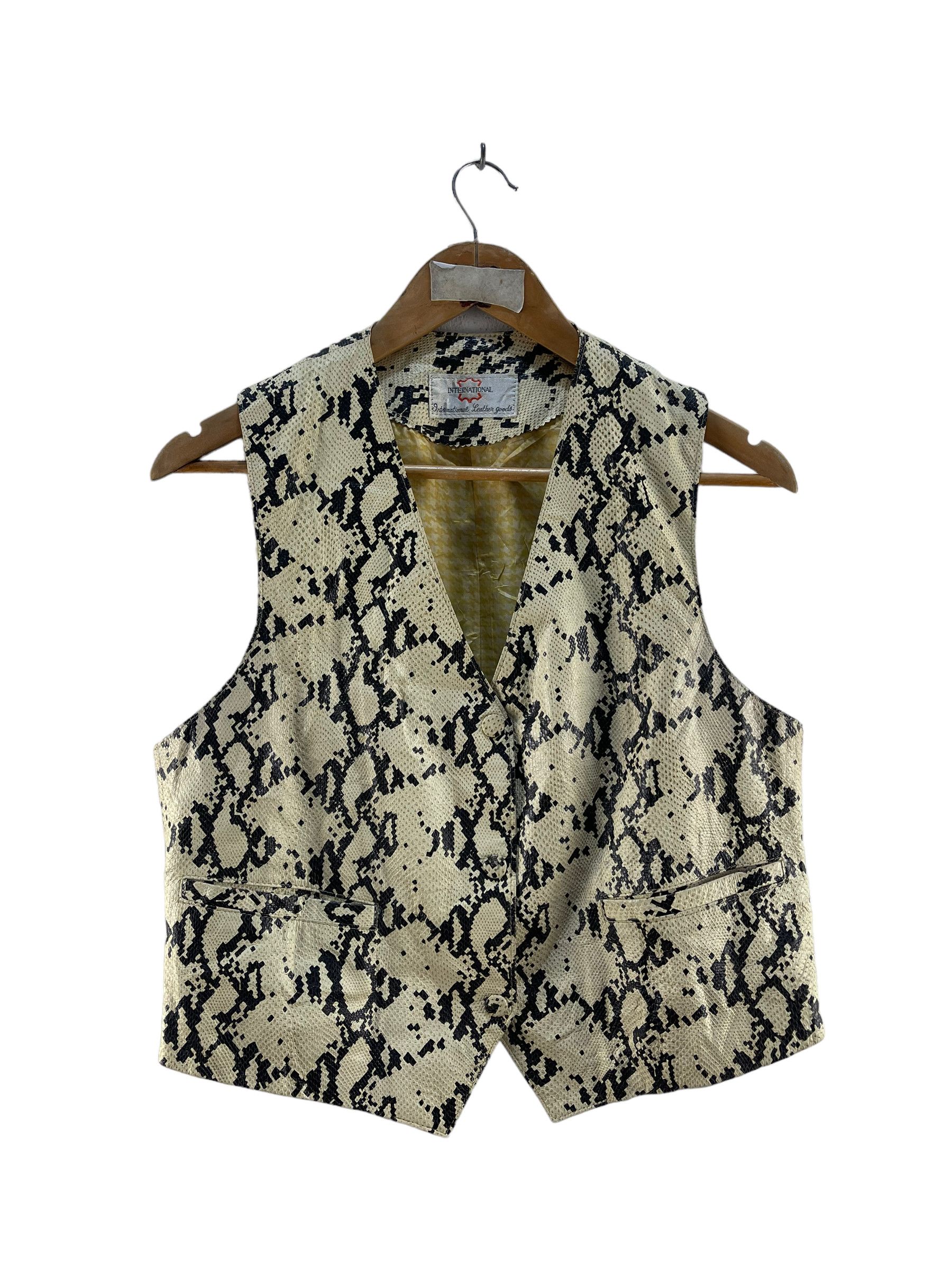 Japanese Brand × Leather Vintage International Leather Goods Vest Size US XS / EU 42 / 0 - 1 Thumbnail