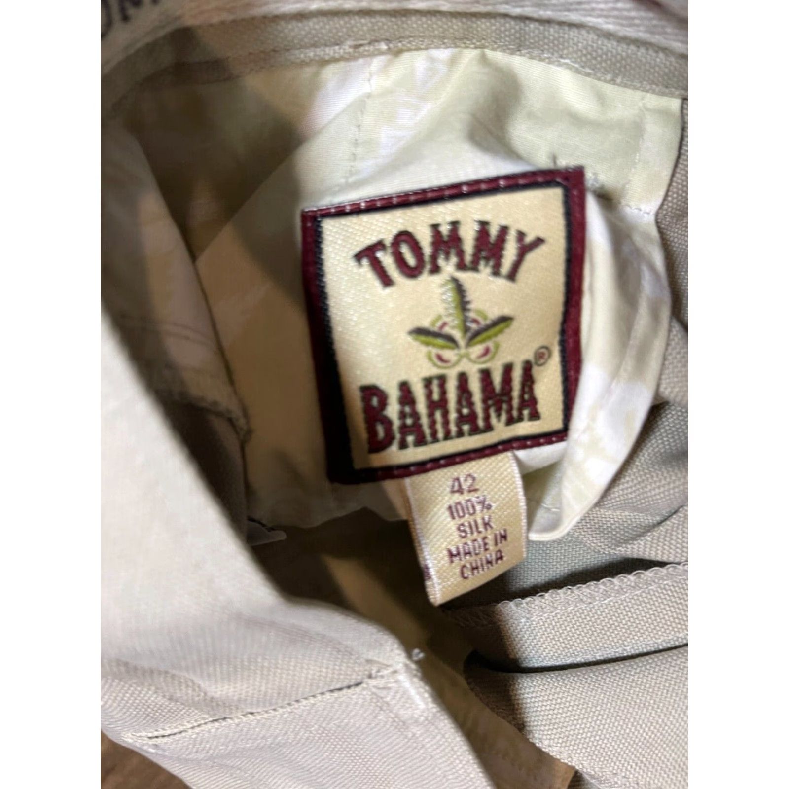 Tommy Bahama Tommy Bahama Shorts Mens Bermuda Silk Khaki 42 Regular Beige Outdoor Casual Button Zipper Plaid Pattern Size US 36 / EU 52 - 4 Thumbnail