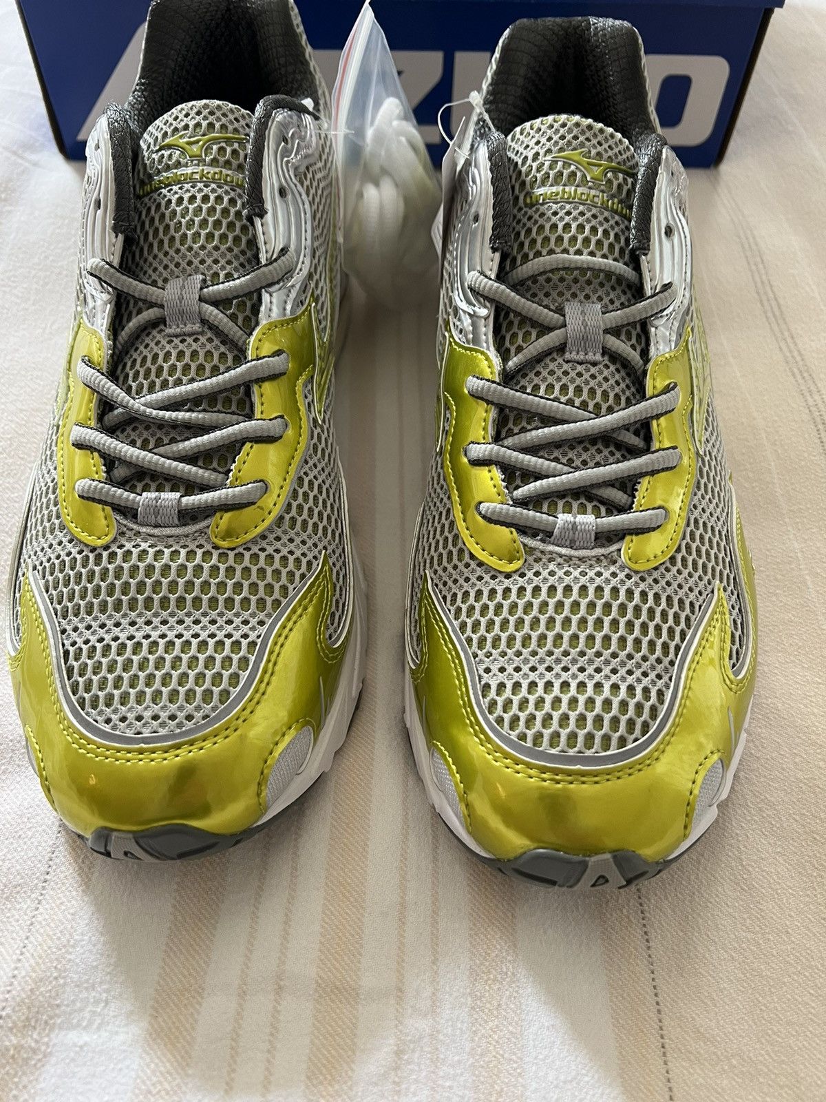 Mizuno Mizuno Wave Rider 10 Amazon One Block Down Flame Wave 11 Size US 11 / EU 44 - 6 Thumbnail