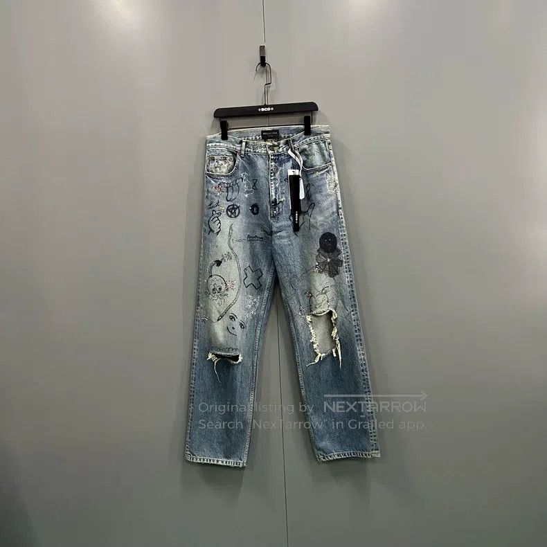 Balenciaga Balenciaga size S Graffiti print ripped denim pants Size US 27 - 1 Thumbnail