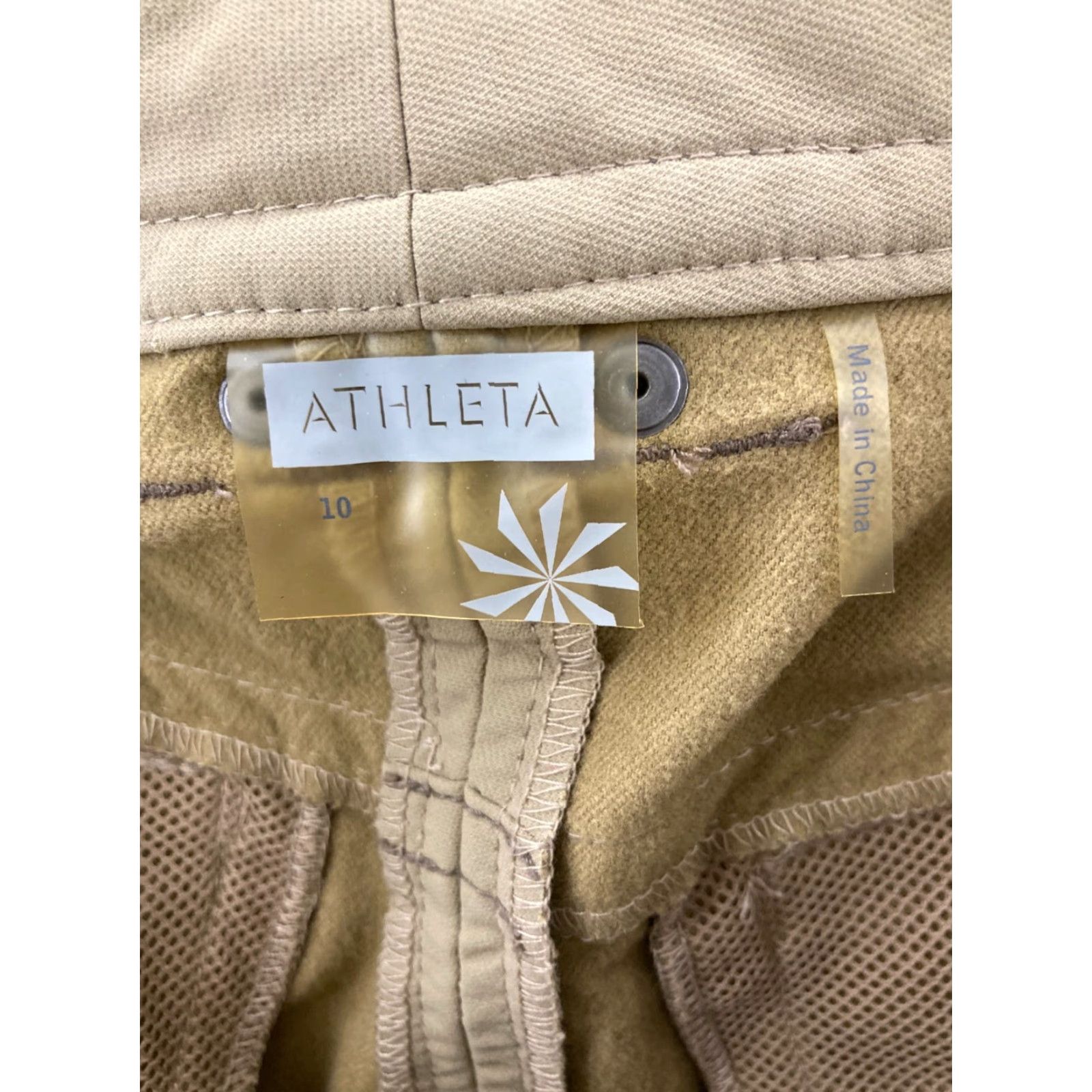 Athleta Athleta Skirt Womens 10 Khaki Nylon Cargo Pocket Front Zip Knee Length Beig e Casual Mens? Size 32" / US 10 / IT 46 - 7 Thumbnail