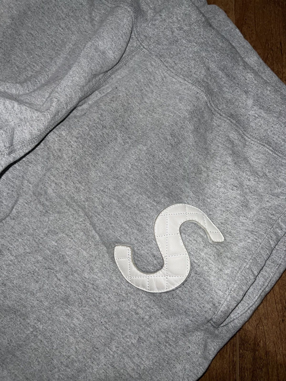 Supreme Grey supreme sweats Size US 36 / EU 52 - 2 Thumbnail