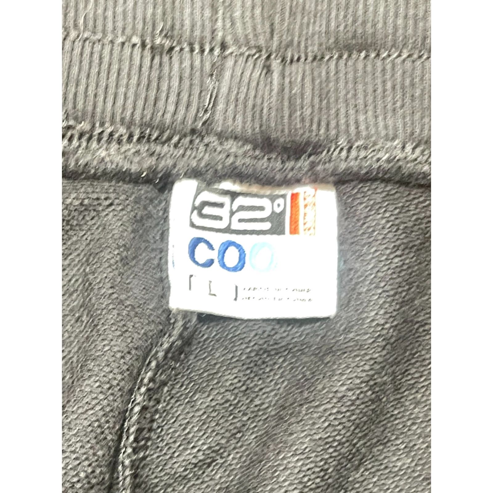 Vintage 32 Degrees Cool Shorts Mens Sweatpants Shorts Tie Waist Black L Regular Inseam 9 in 36 in - Casual Modern Occasion Size US 33 - 5 Thumbnail