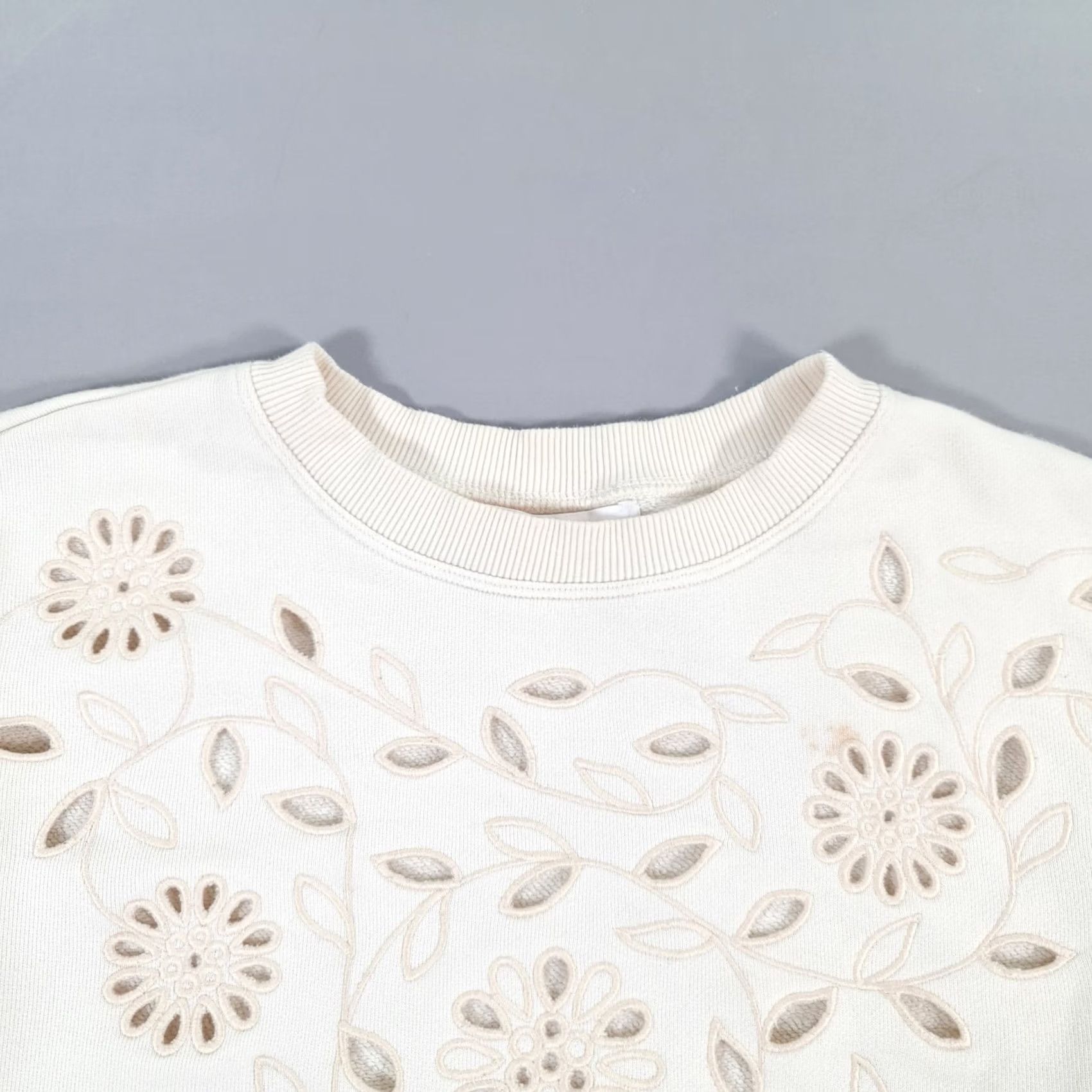 Vintage See By Chloé Sweatshirt Womens Beige Small Relaxed Cropped Embroidered Cut Off Crew Neck Pullover Activewear 100% Cotton Size S / US 4 / IT 40 - 2 Thumbnail