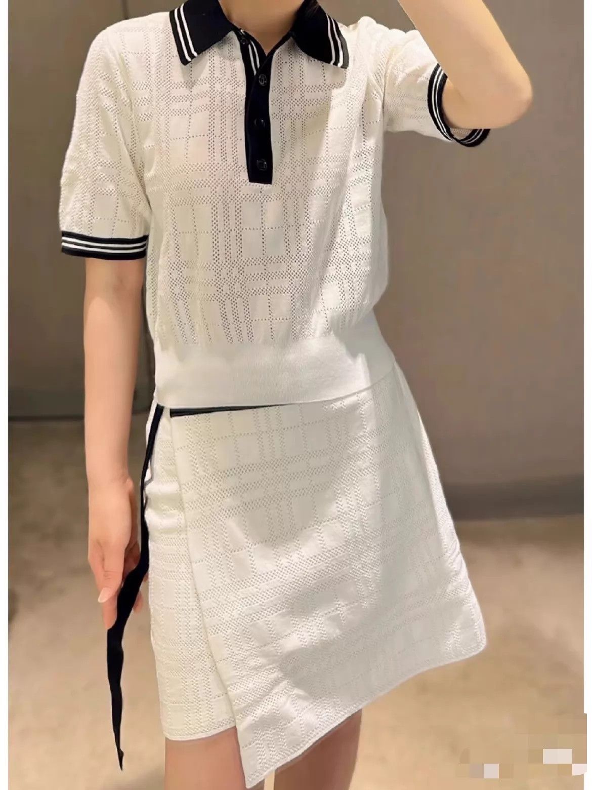 Burberry Burberry Women's Check Polo Collar Slim Top XS Size XS / US 0-2 / IT 36-38 - 8 Thumbnail
