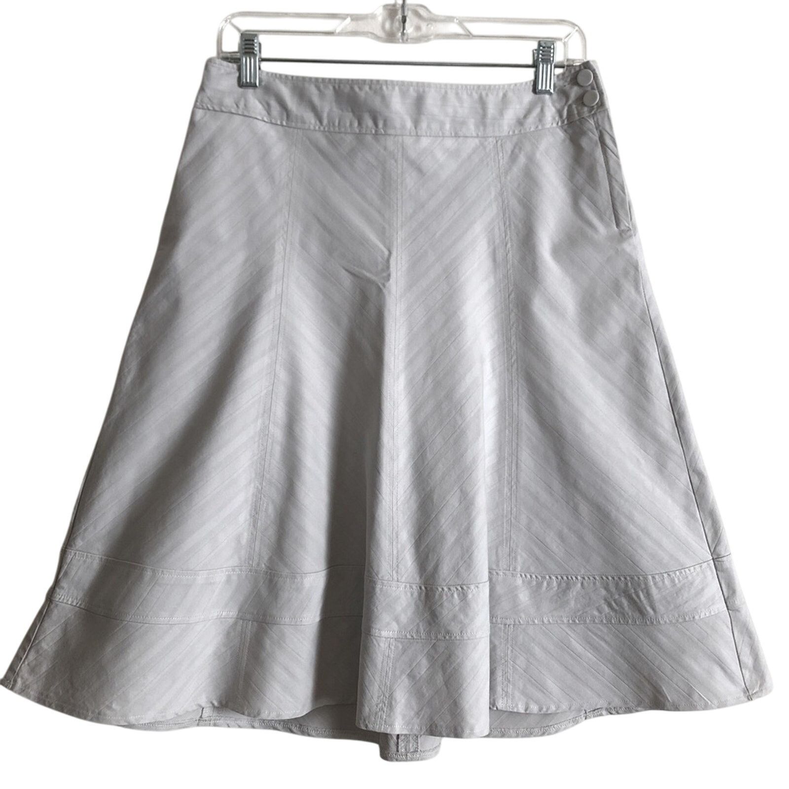 NEXT Next UK Light Gray White Geometric Button A-Line Midi Skirt Size 30" / US 8 / IT 44 - 1 Thumbnail