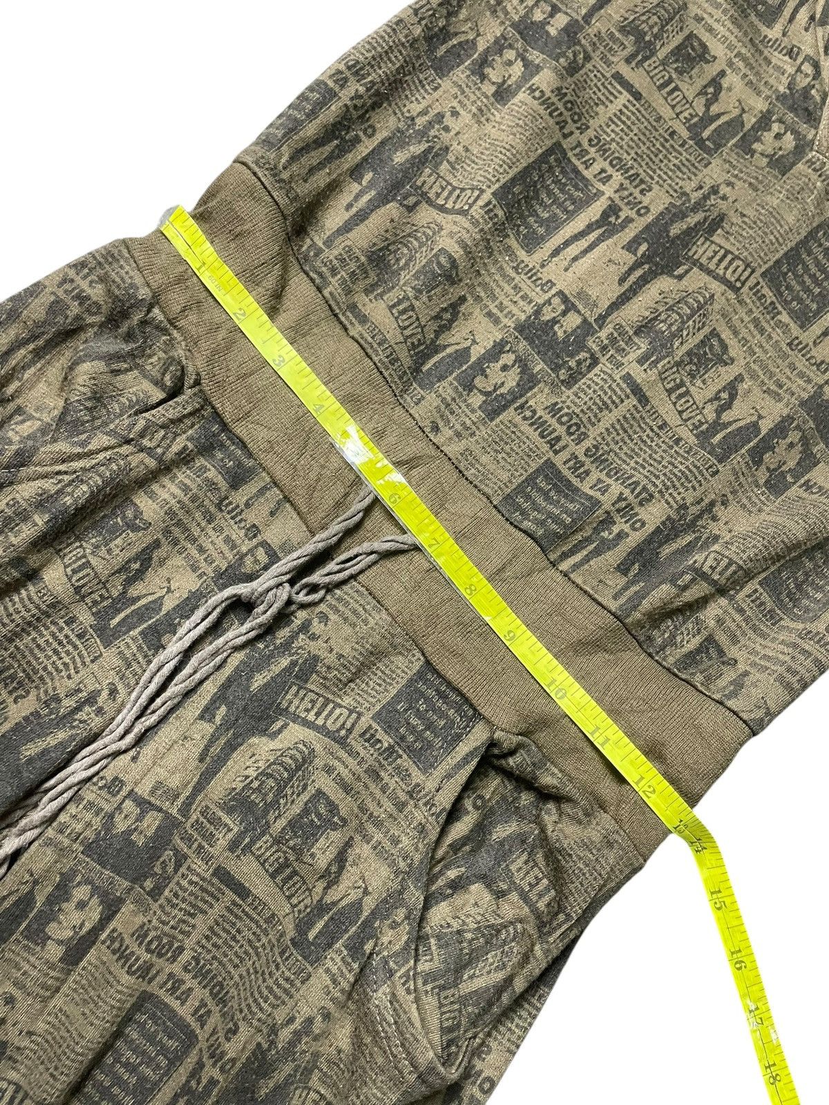 Japanese Brand SUCURE POMME Newspaper Printed Jumpsuit (94) Size 26" / US 2 / IT 38 - 5 Thumbnail