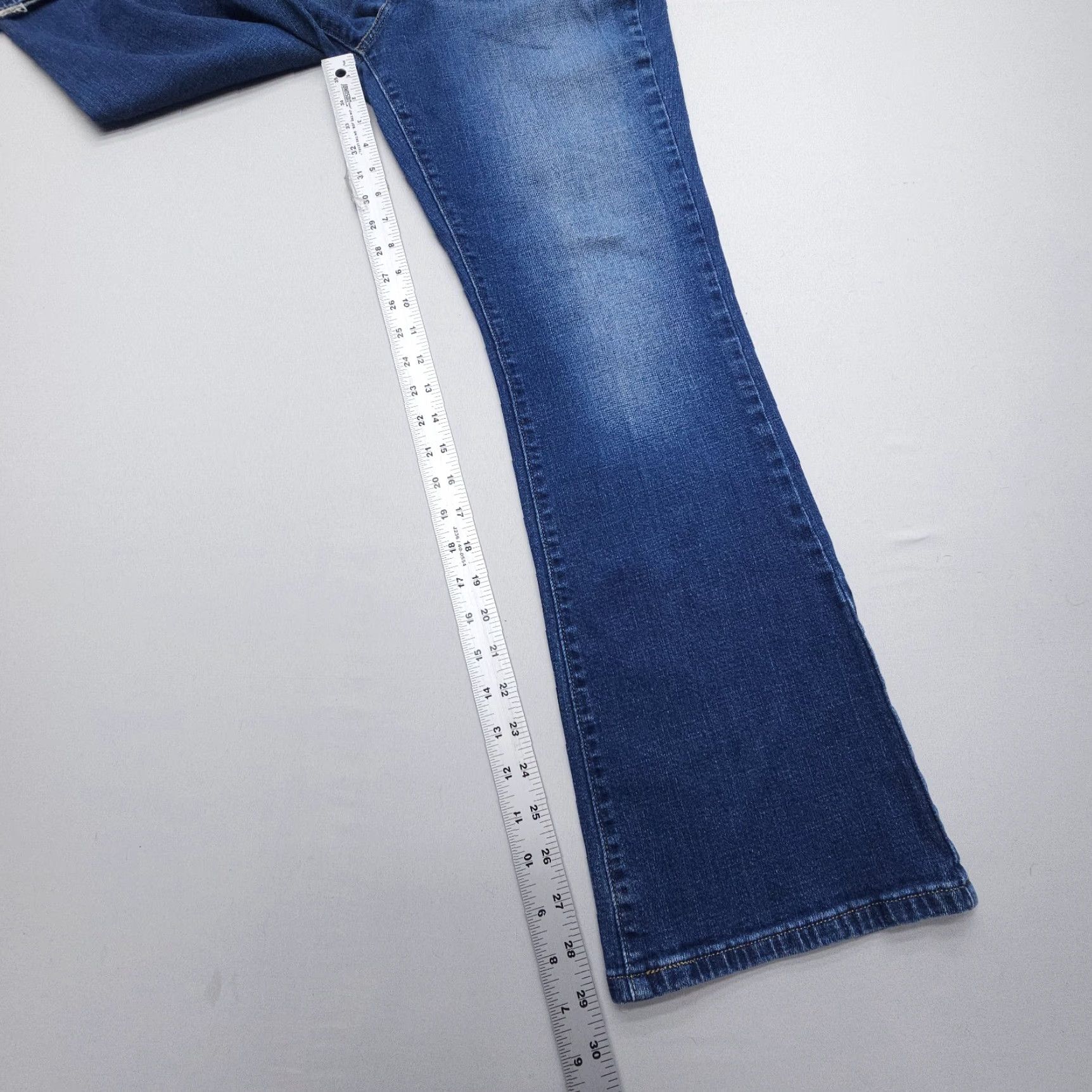 Levi's Levi's 515 Jeans Women Bootcut Denim Dark Wash Mid Rise Size 10 Stretch 5-Pocket Size 32" / US 10 / IT 46 - 6 Thumbnail