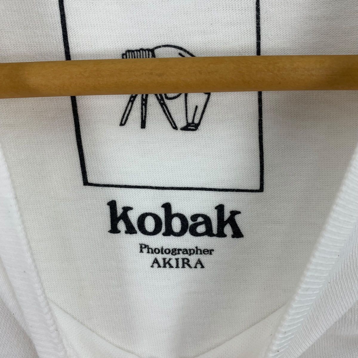 Japanese Brand AKIRA KOBAYASHI Japanese singer photo print malibu beach tee Size US S / EU 44-46 / 1 - 10 Thumbnail