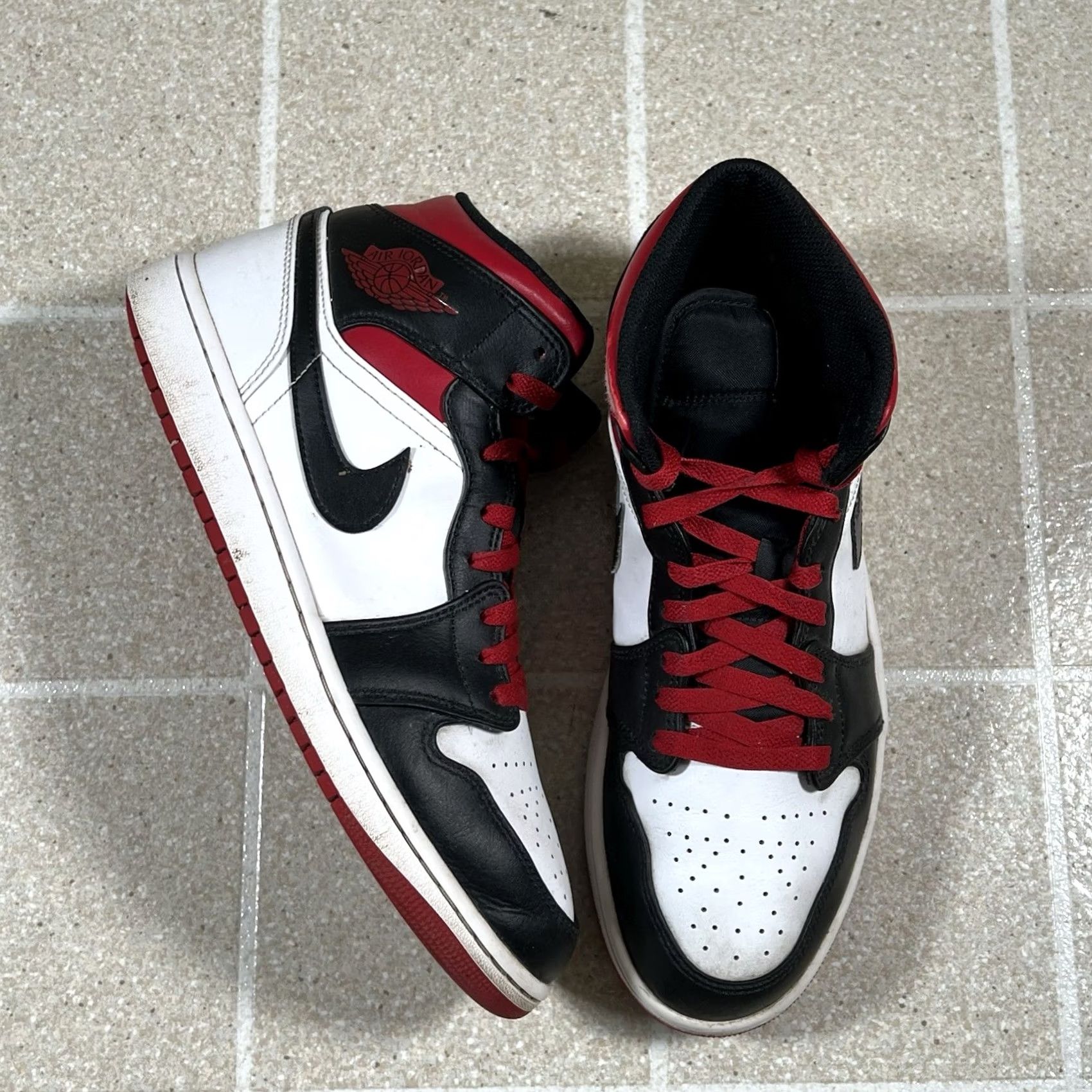 Jordan Brand Jordan Air Jordan 1 Mid DQ8426-106 Gym Red Black White Leather Mens 10.5 Size US 11 / EU 44 - 2 Thumbnail
