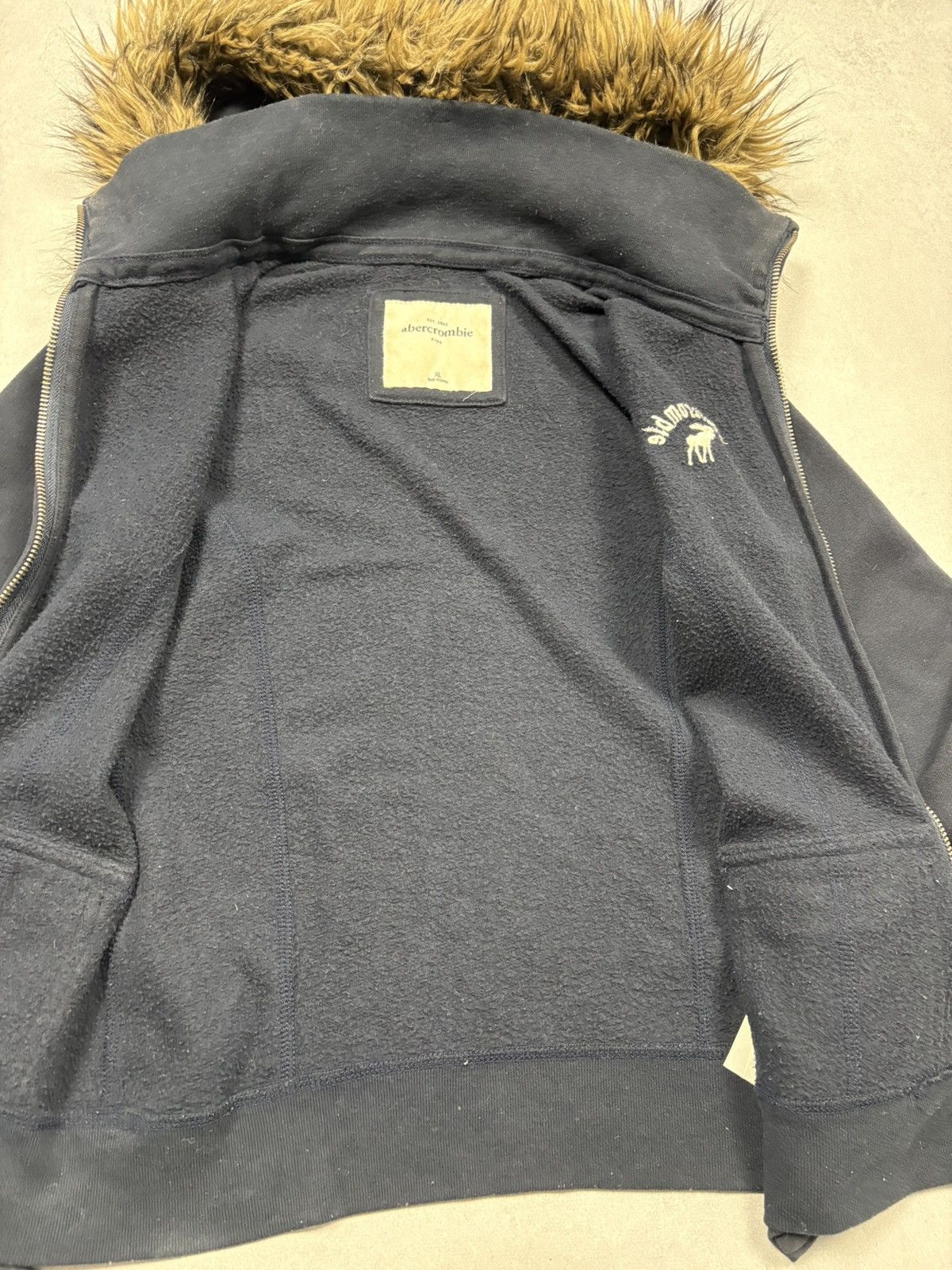 Abercrombie & Fitch Vintage Abercrombie Zip Faux Fur Hoodie Mohair Fuzzy Y2K XS Size XS / US 0-2 / IT 36-38 - 13 Thumbnail