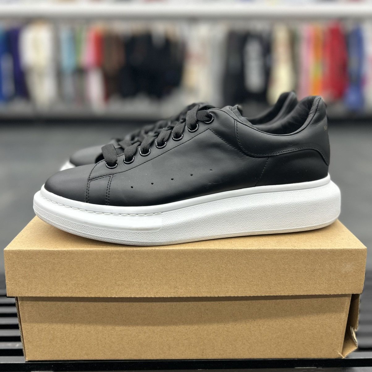 ILH8 Alexander McQueen Oversized Black White Sole
