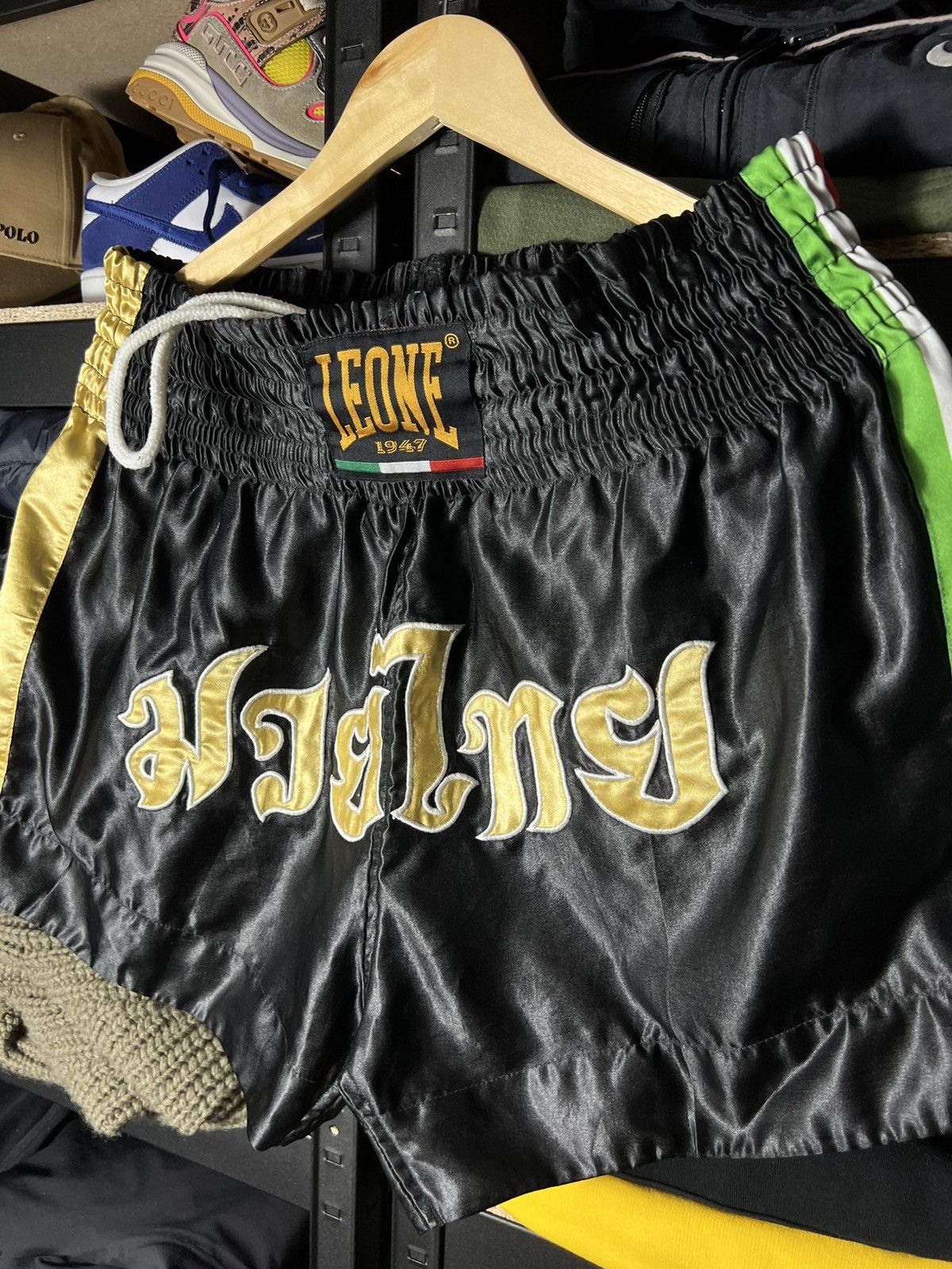 Japanese Brand LEONE Muay Thai Shorts Boxing Trunks BlackGold Vintage Style Size US 34 / EU 50 - 2 Thumbnail