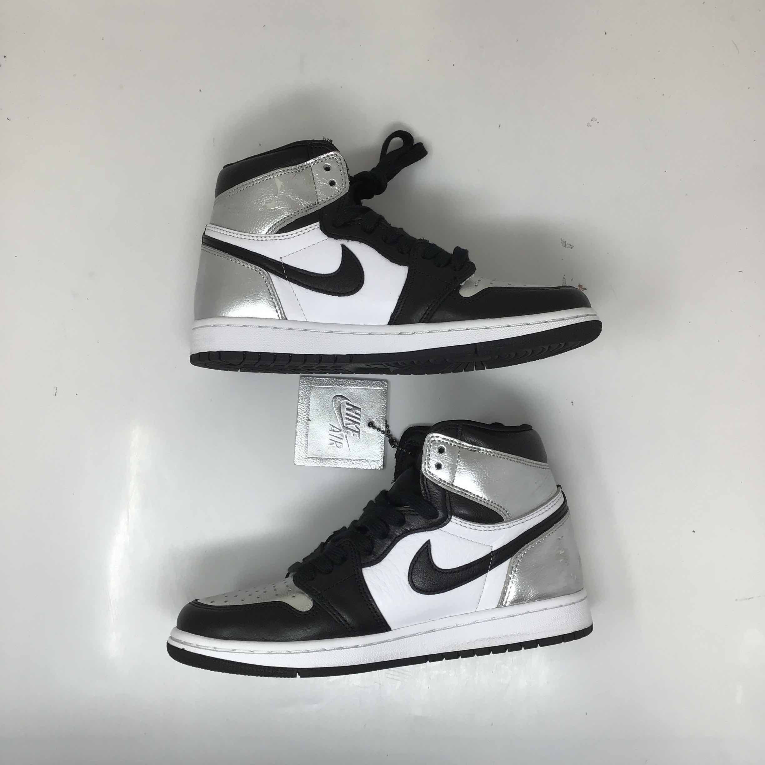 Wmns Air Jordan 1 Retro High OG Silver Toe
