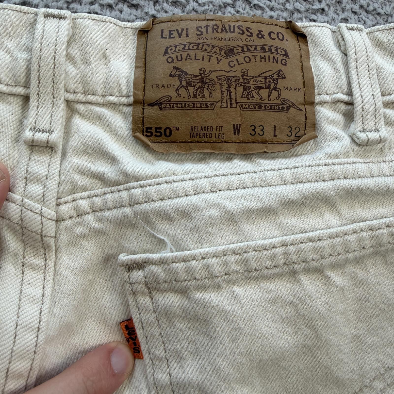 Levi's Vintage Levis 550 Relaxed Fit Jeans Made In USA Cream 33x32 Size US 33 - 5 Thumbnail