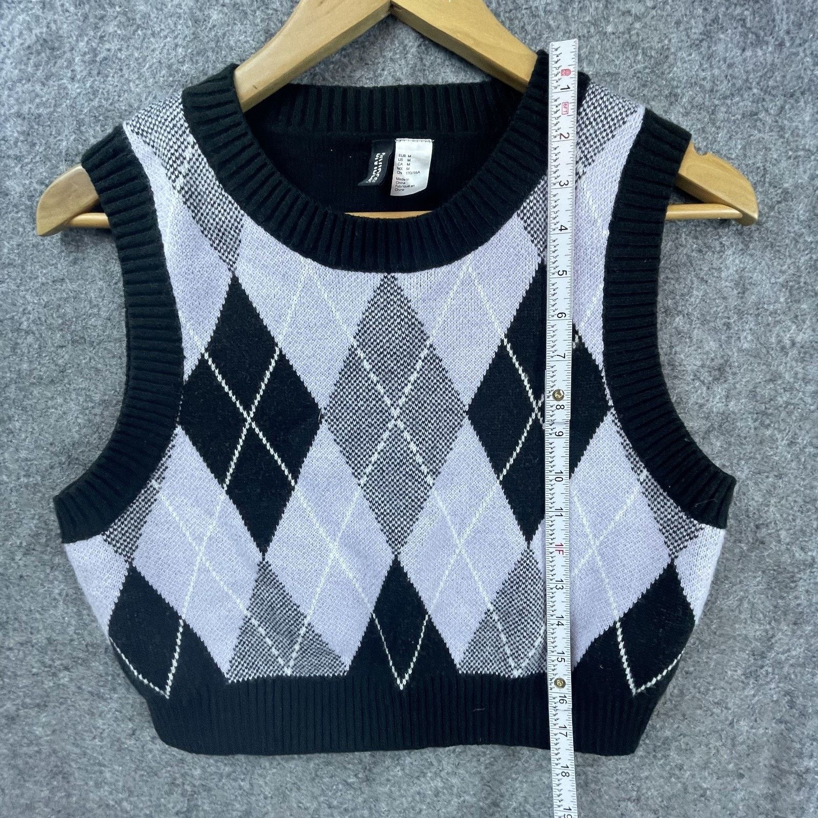 H&M H&M Divided Sweater Vest Womens M Black Grey Argyle Academia Size M / US 6-8 / IT 42-44 - 5 Thumbnail
