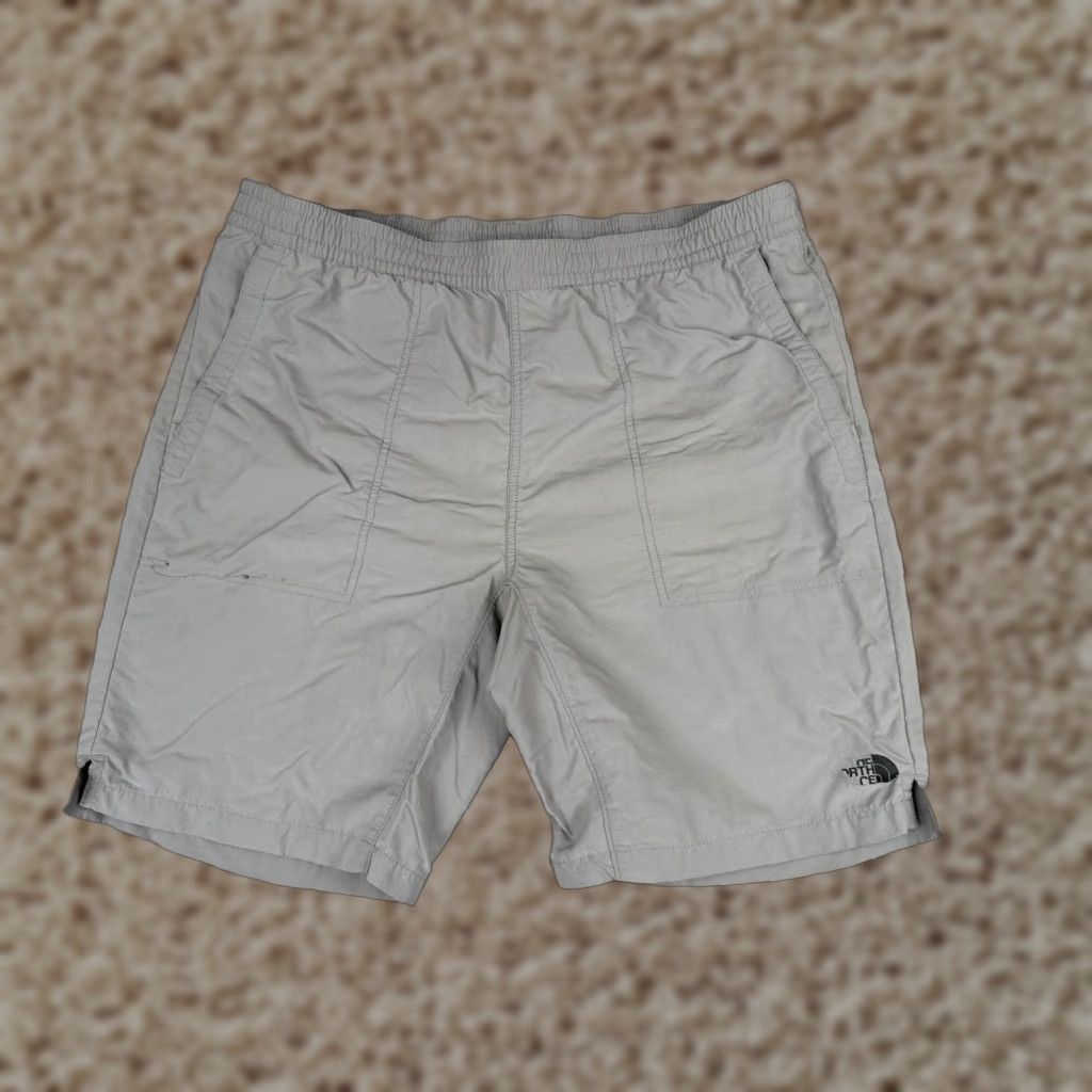 The North Face The North Face Shorts Mens Large Gray Elastic Waist Polyester Short Regular 36x10 Gray The North Face Mens Shorts — Size US 33 - 1 Thumbnail