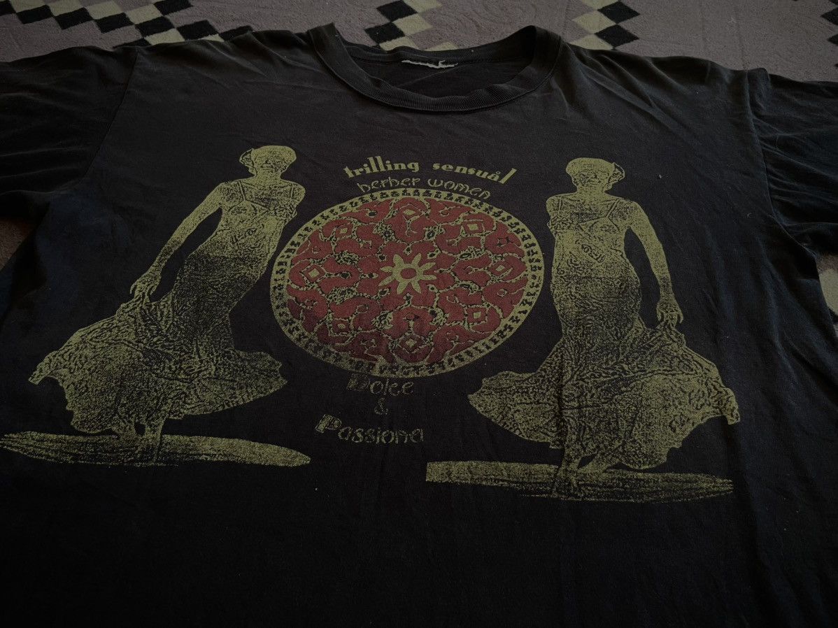 Japanese Brand *Trilling Sensual Berber women* Size US L / EU 52-54 / 3 - 2 Thumbnail