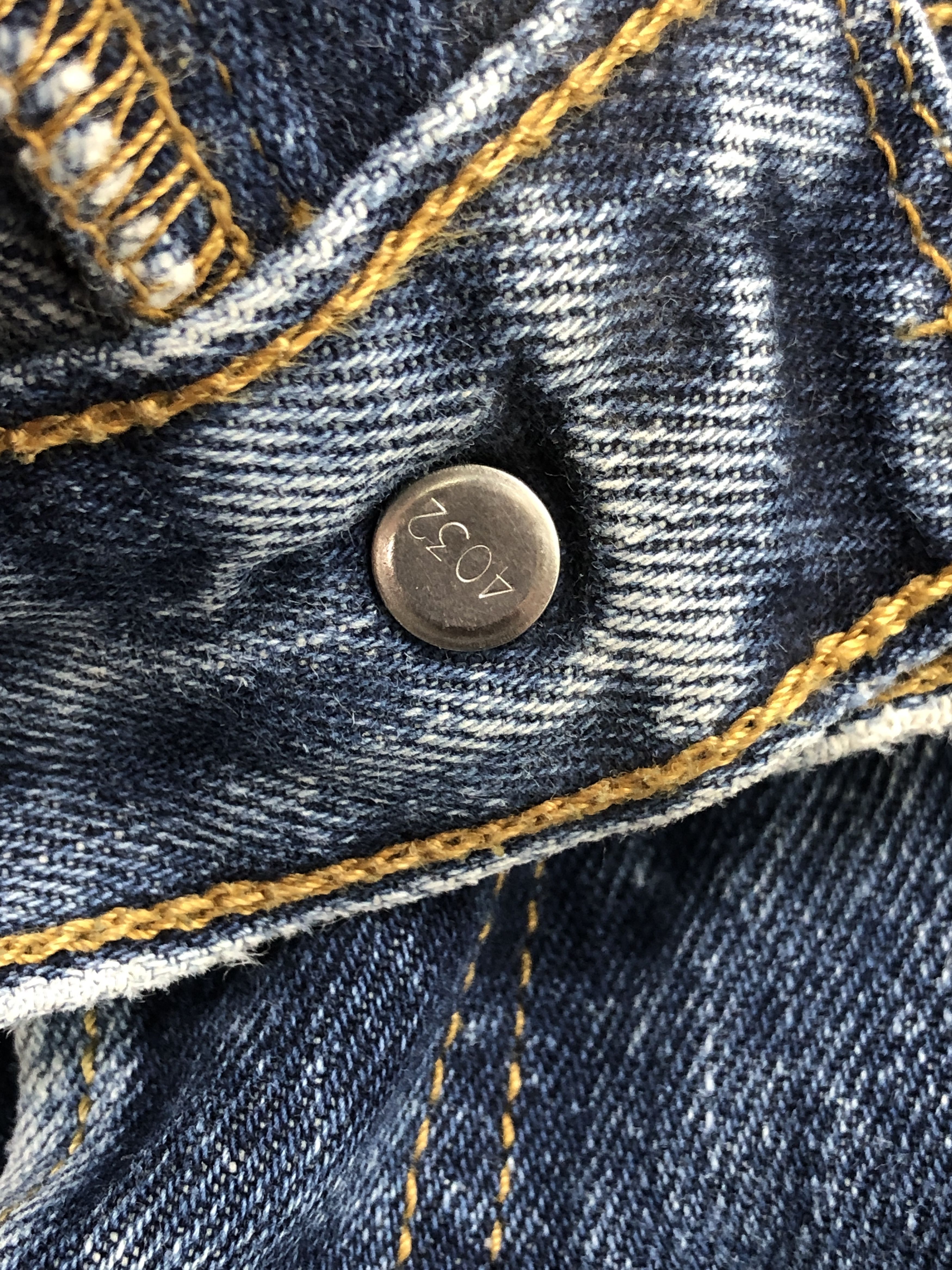 Levi's × Vintage Faded Blue Vintage 90s Levis 501 Denim Jeans Size US 35 - 13 Thumbnail