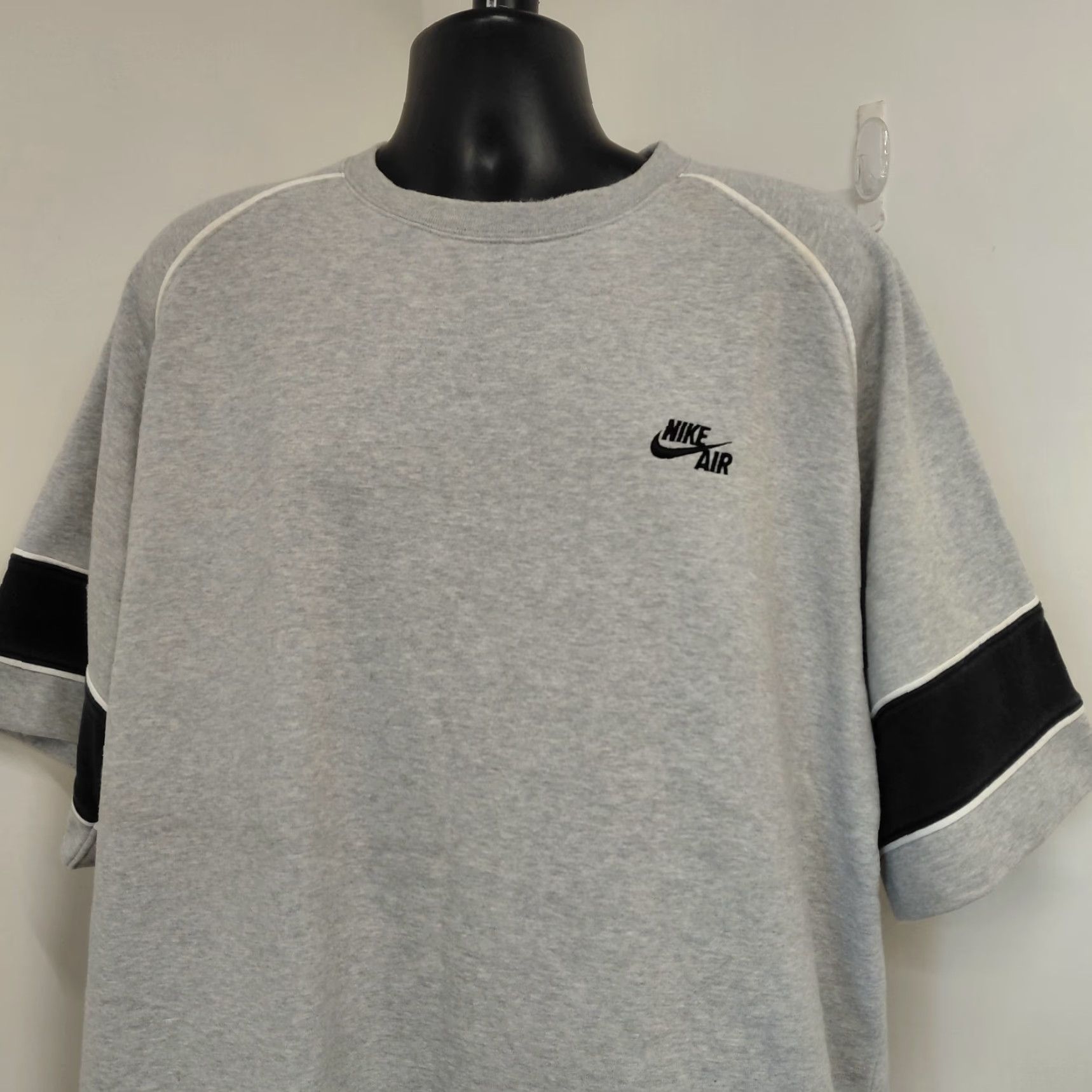Nike VINTAGE Nike Air Set It Off Revolution Shirt Men’s XXL Tall Gray Embroidered 2012 Y2K Nike Air Size US XXL / EU 58 / 5 - 4 Thumbnail