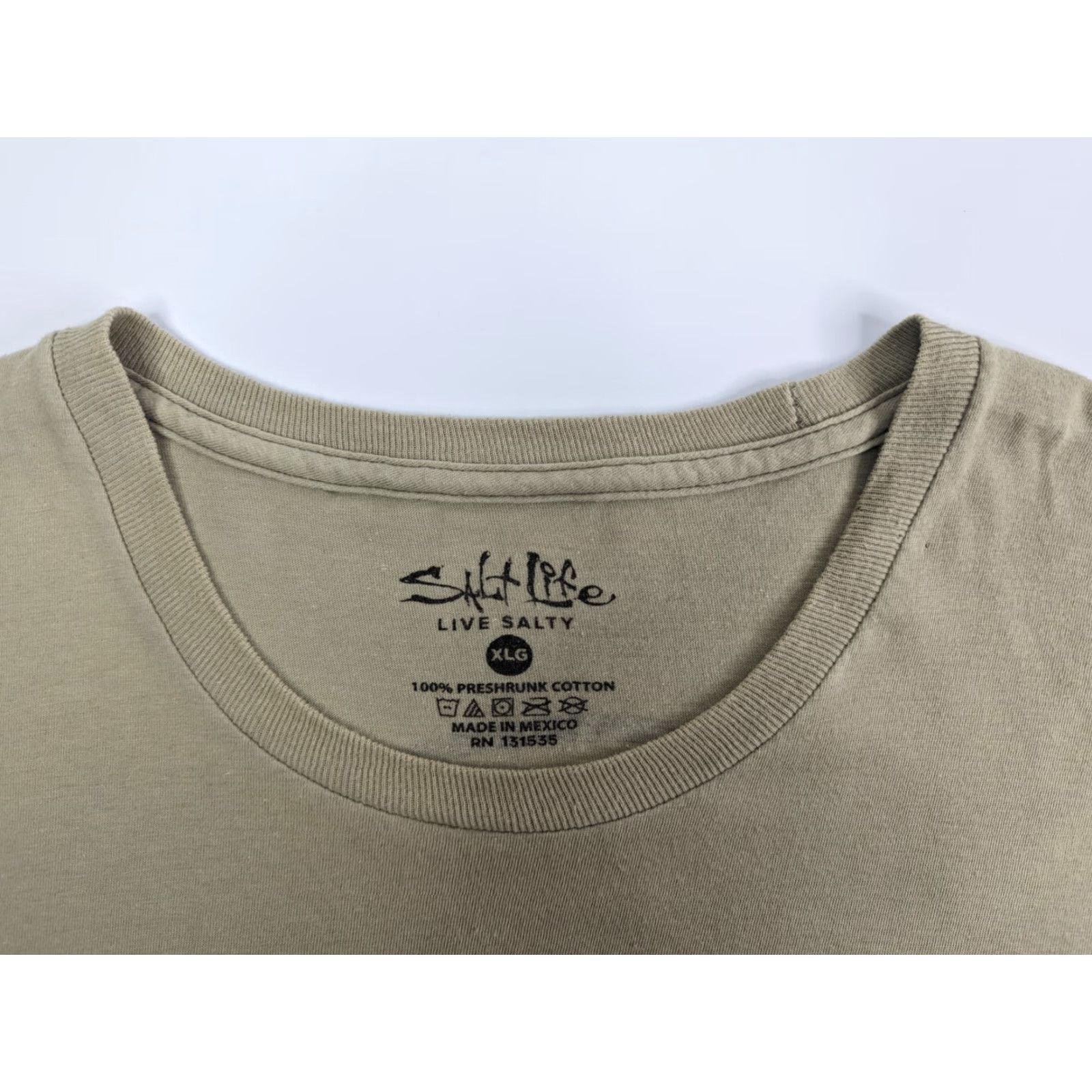 Vintage Salt Life Men’s XL Beige Pocket T-Shirt Short Sleeve Crew Neck Salt Life Yellowfin Tuna Fishing Graphic Size US XL / EU 56 / 4 - 7 Thumbnail