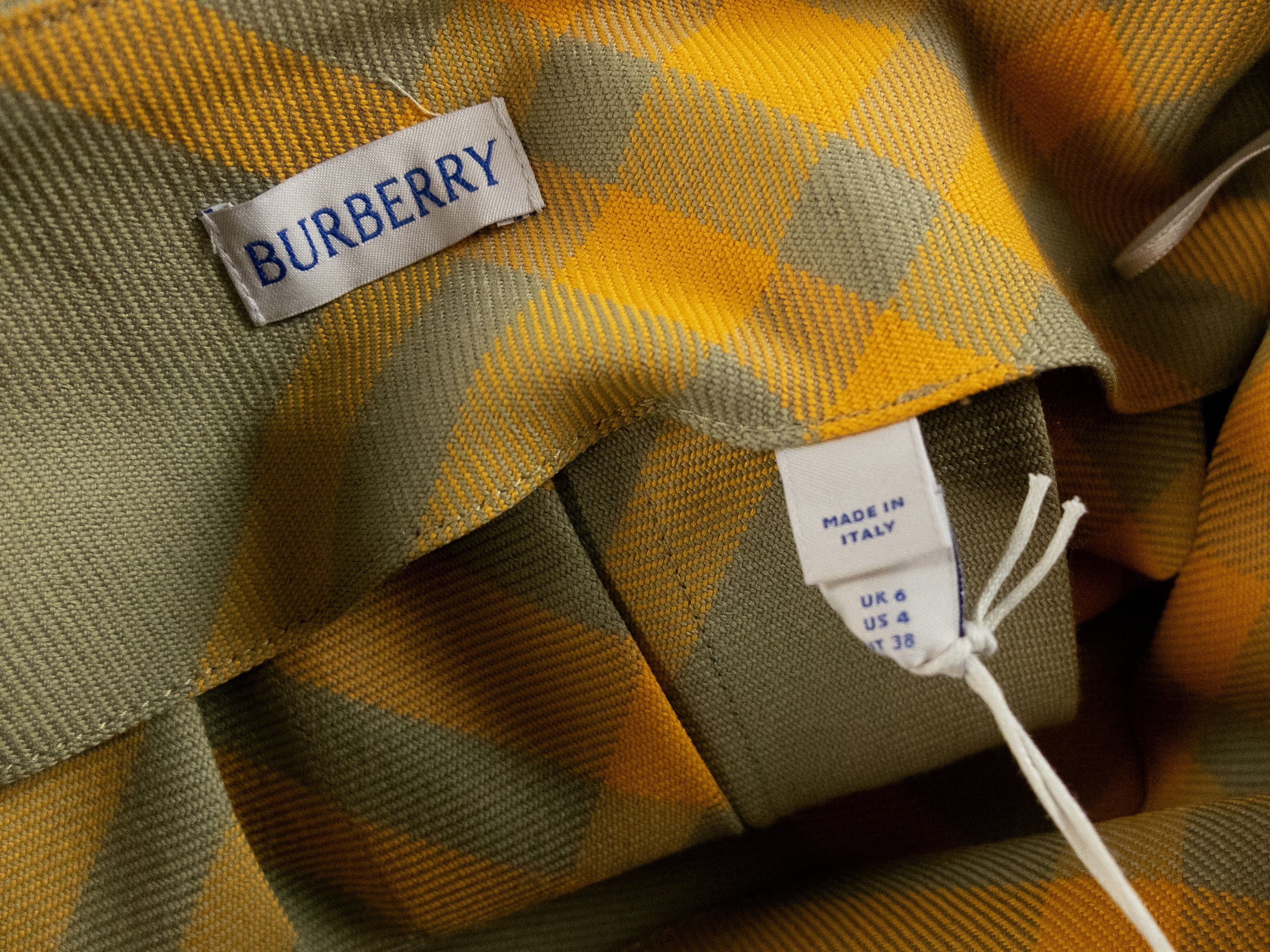 Burberry BURBERRY yellow beige check midi hunter skirt Daniel Lee Size 27" / US 4 / IT 40 - 13 Thumbnail