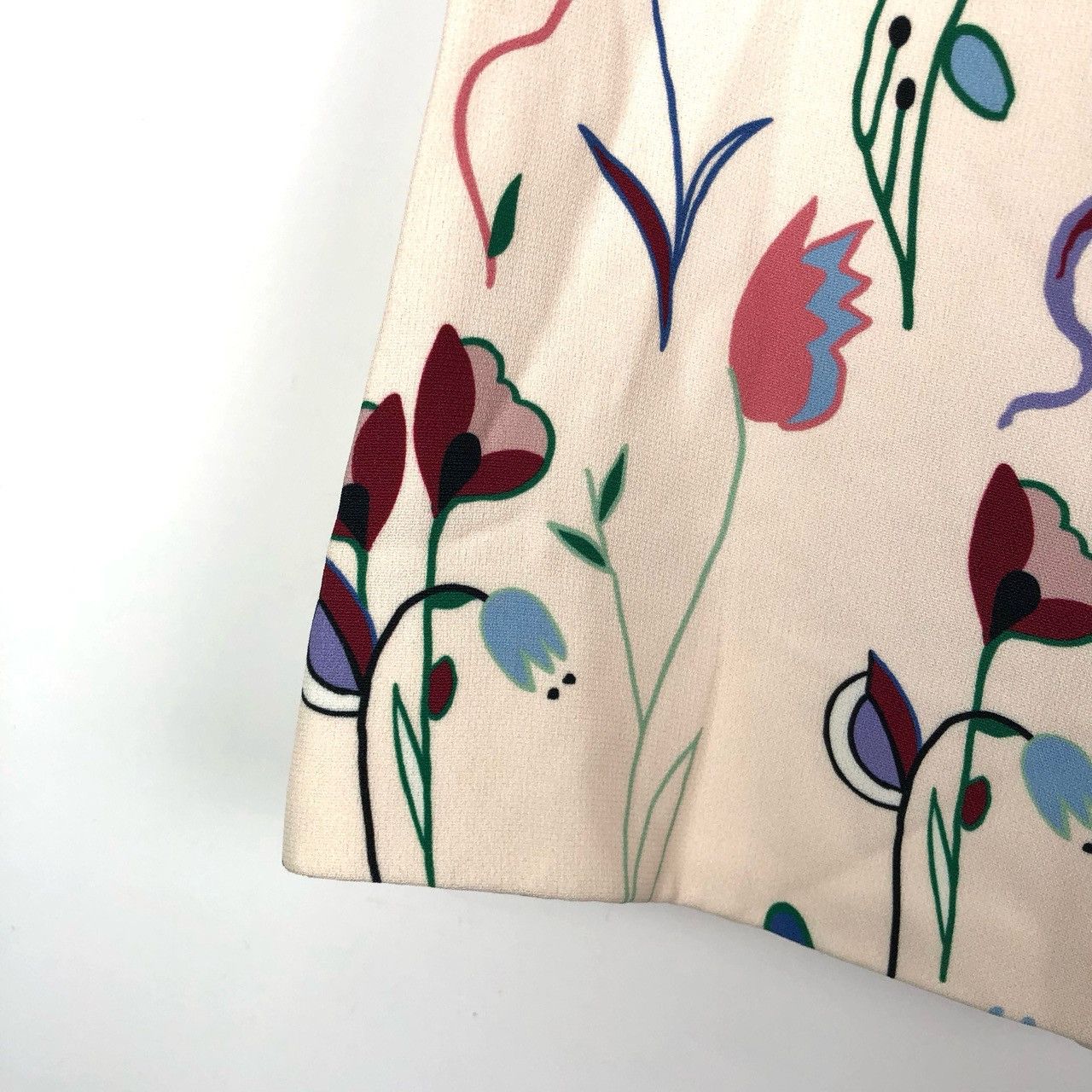 Miu Miu MiuMiu Floral Print Beige Casual Shorts Size 27" / US 4 / IT 40 - 4 Thumbnail