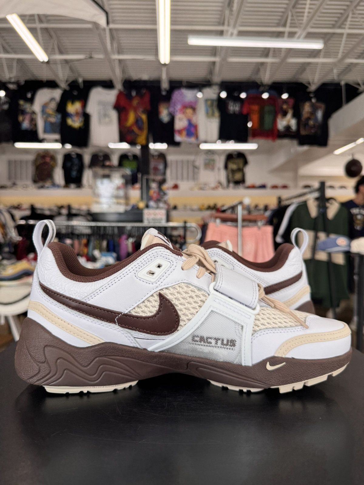 Nike × Travis Scott Nike Zoom Field Jaxx Travis Scott Light Chocolate SZ 9(2025) Size US 9 / EU 42 - 3 Thumbnail