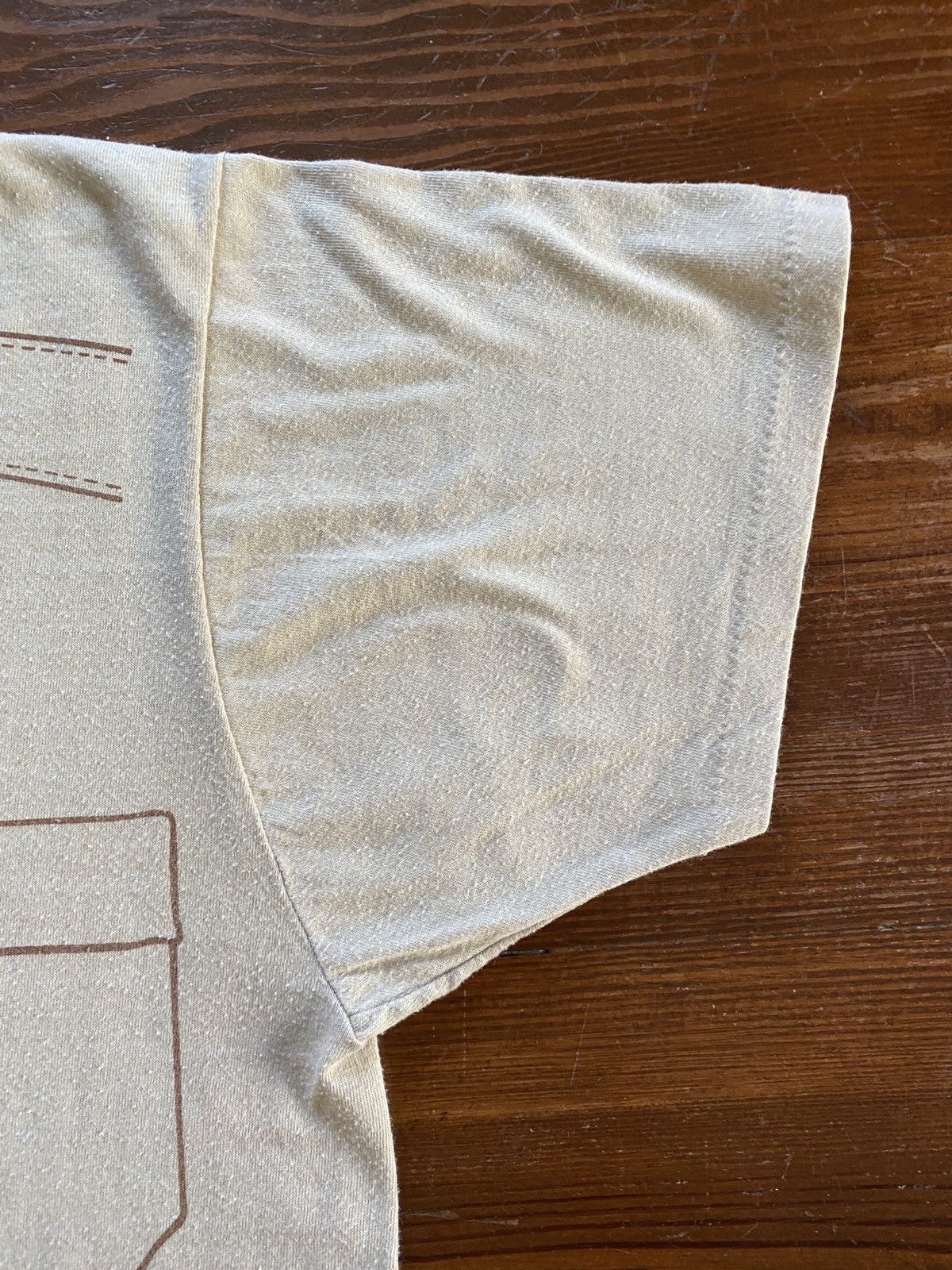 Vintage Vintage 1981 Genghiskhan Japan Camera Single Stitch Tee Size US XS / EU 42 / 0 - 9 Thumbnail