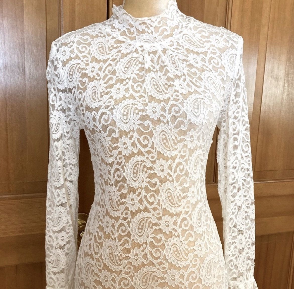 Designer × Other NWT, Lavishly Paris Women’s White Lace Mock Neck Size M / US 6-8 / IT 42-44 - 2 Thumbnail
