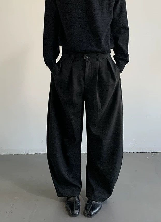 Japanese Brand × Vintage Cleanfit retro fashion loose fit pleated barrel leg pants Size US 30 / EU 46 - 2 Thumbnail
