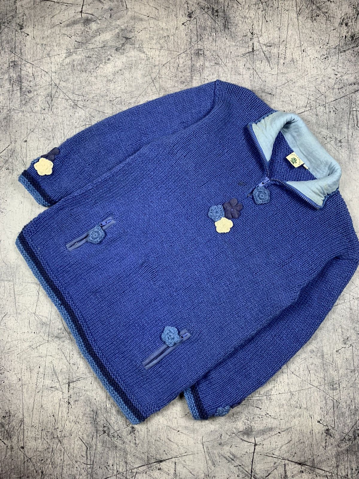 Handmade × Vintage Vintage Pachamama Handmade Hand-Knitted Daisy Sweater Size US L / EU 52-54 / 3 - 1 Thumbnail