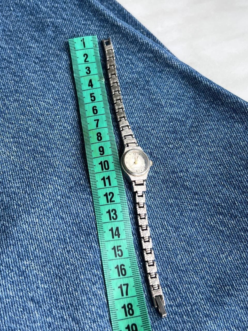 Vintage Glamour Minimalistic Stainless Japanese Style Bracelet Watch Size ONE SIZE - 3 Thumbnail