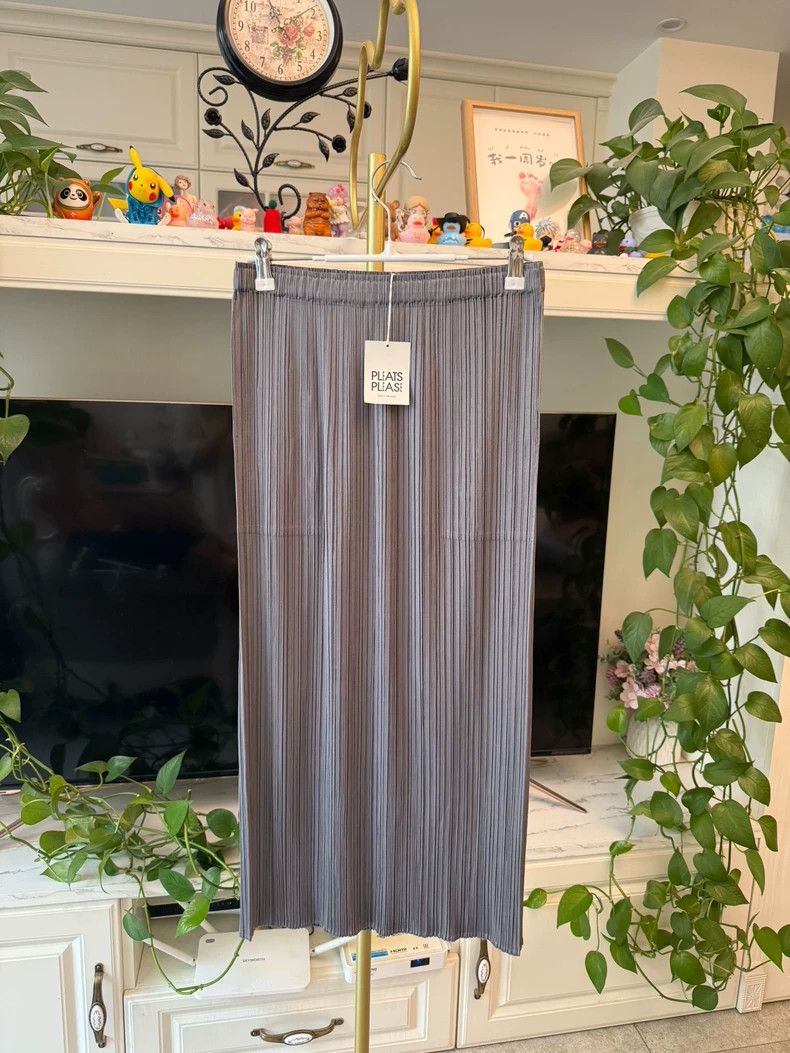 Issey Miyake issey miyake size:2 Dark grey half skirt Size 42" / US 20 - 2 Thumbnail