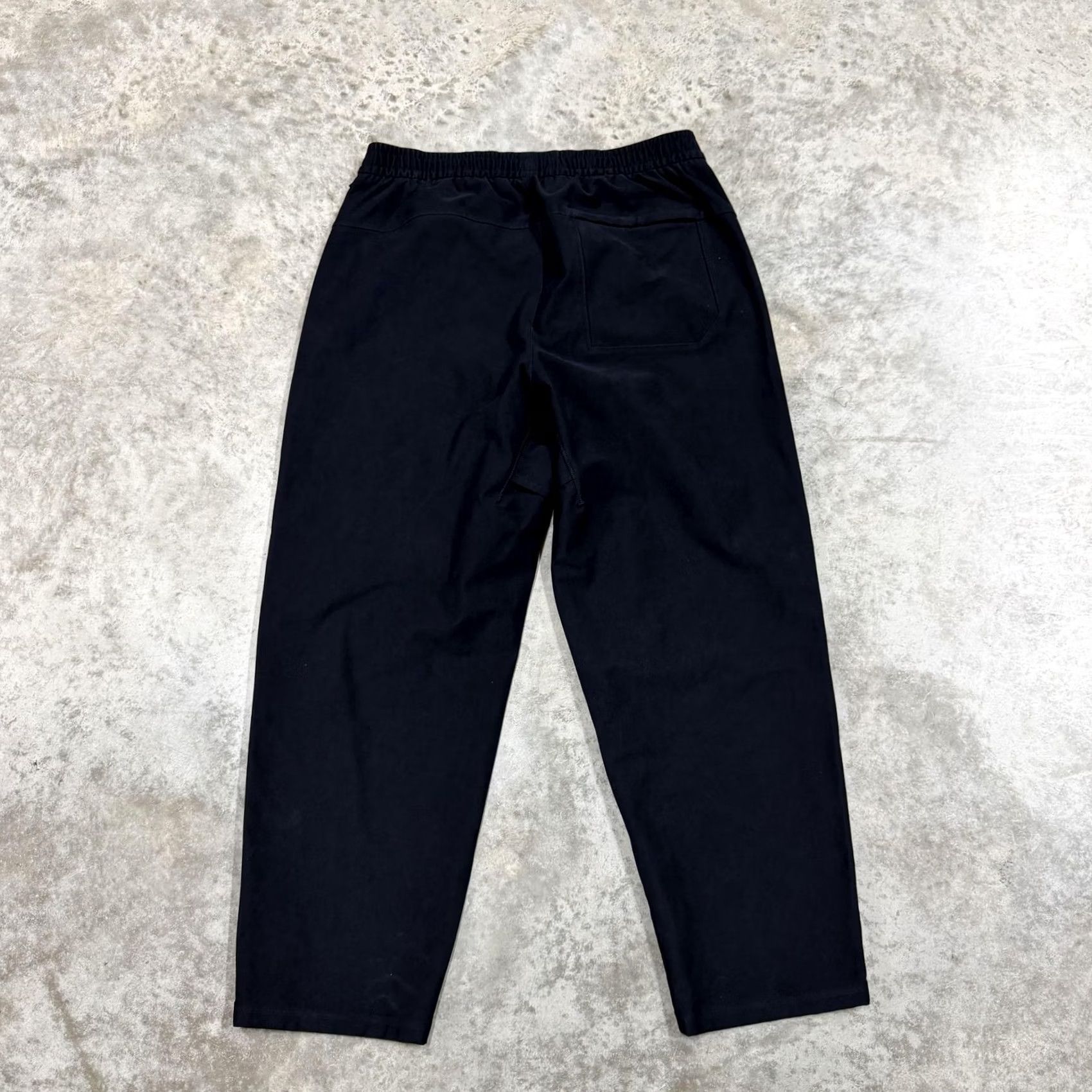 Lululemon Lululemon Joggers Pants Mens Large Black Tapered Leg Woven Canvas Elastic Waist Pockets Size US 33 - 5 Thumbnail