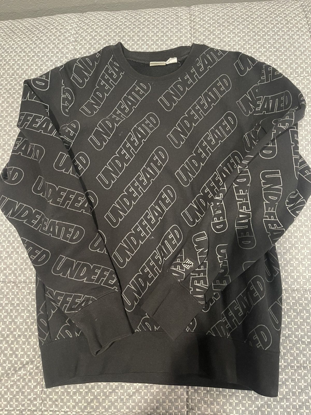 Undefeated Undefeated Repeat Logo Crewneck Size US S / EU 44-46 / 1 - 1 Thumbnail