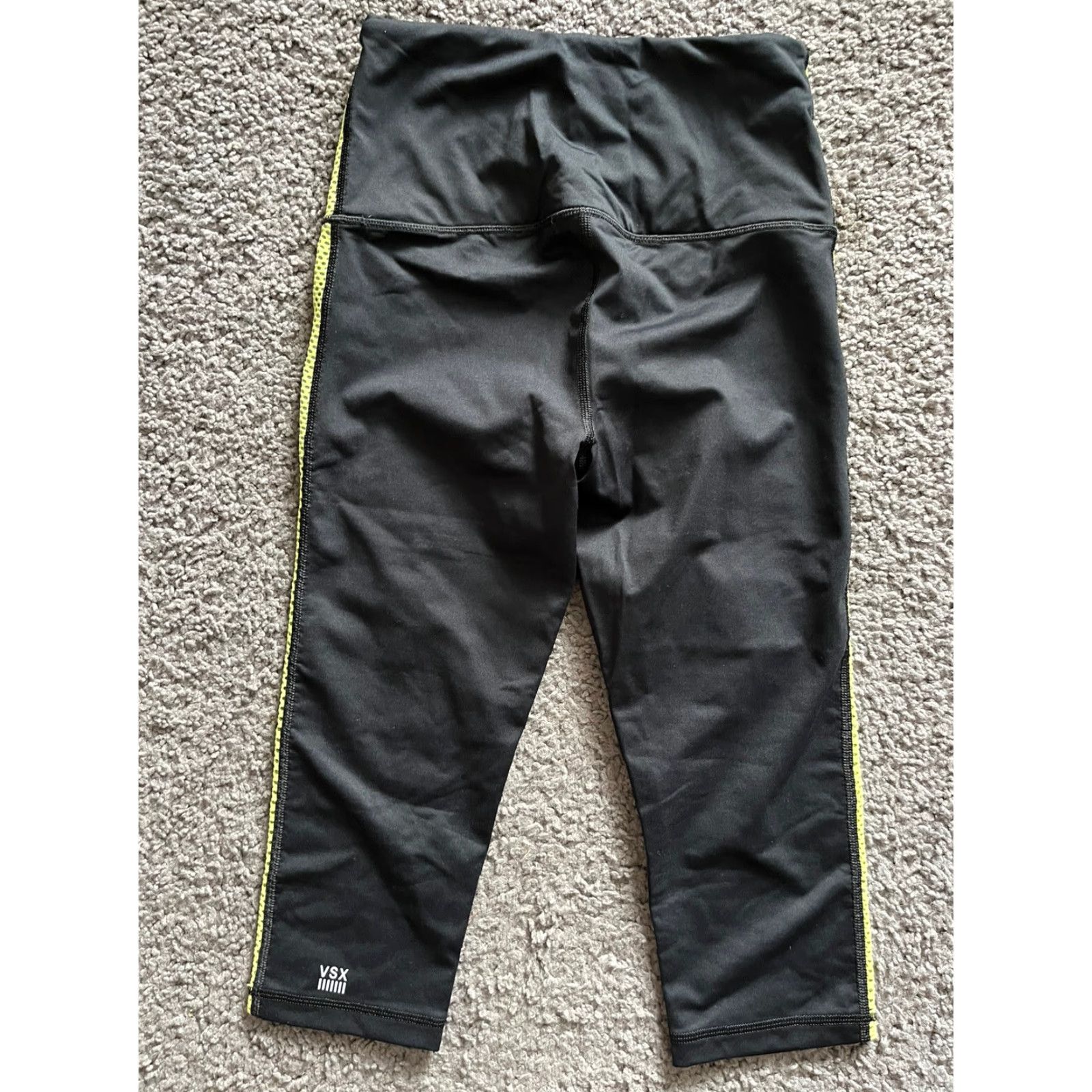 Victoria's Secret Victoria's Secret Victoria Sport Capri Leggings Women XS Black 22 Inseam Yoga Activewear Size 26" / US 2 / IT 38 - 3 Thumbnail