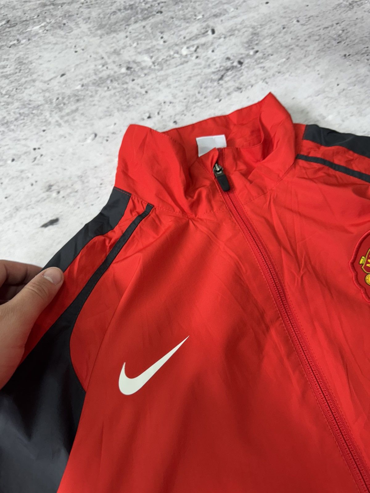 Nike × Vintage NIKE MANCHESTER UNITED VINTAGE BASIC LOGO BAGGY LIGHT JACKET Size US XL / EU 56 / 4 - 7 Thumbnail